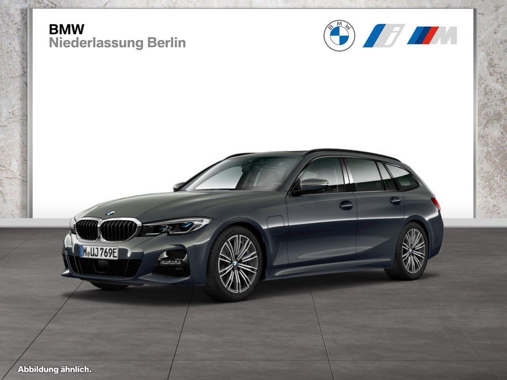 BMW 330 — hlavná fotografia