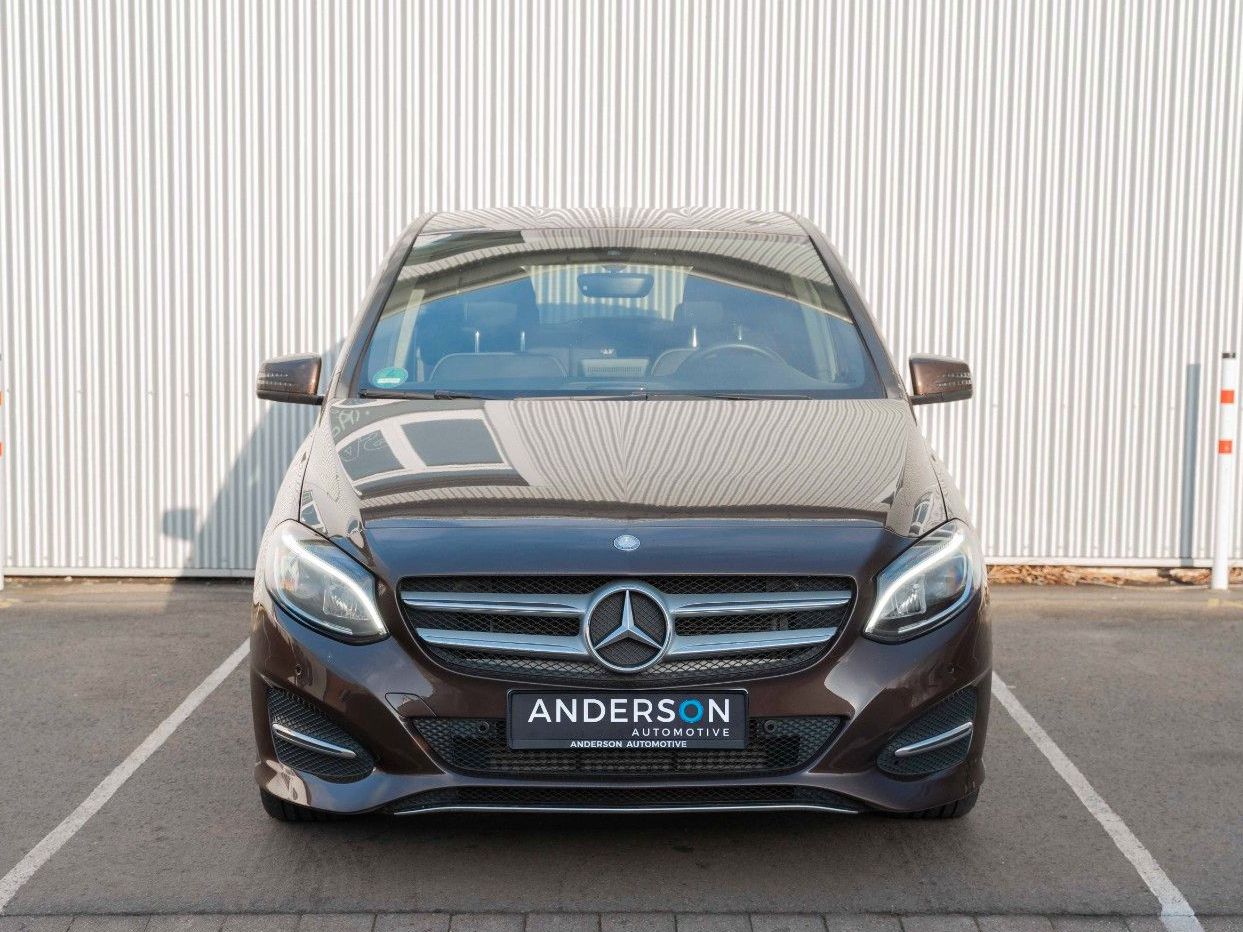 Fahrzeugabbildung Mercedes-Benz B 200 KAM PDC MFL XENON AHK -WENIG KM-