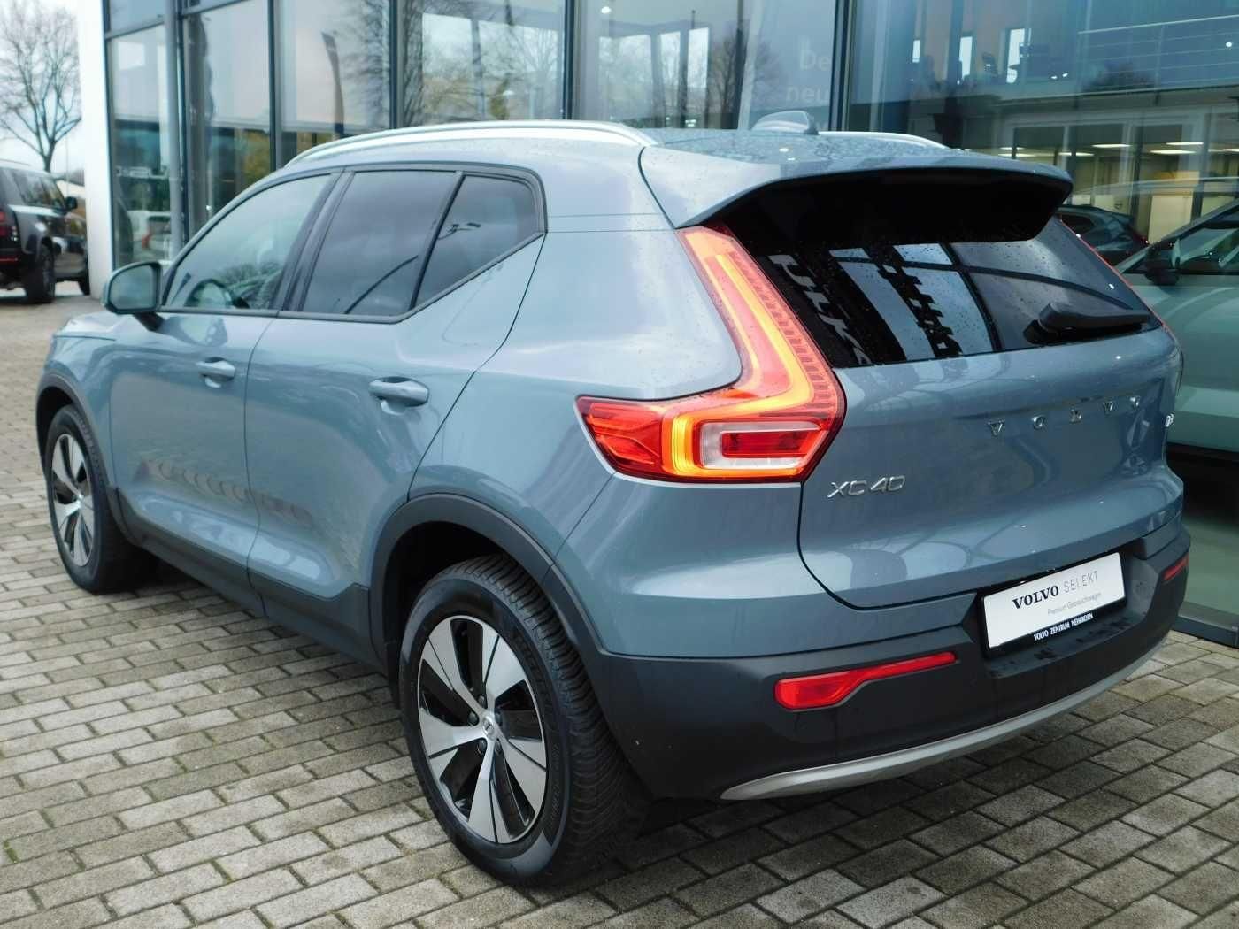 Fahrzeugabbildung Volvo XC40 T3 Geartronic Momentum Pro 'SHZ, LED, ALU'