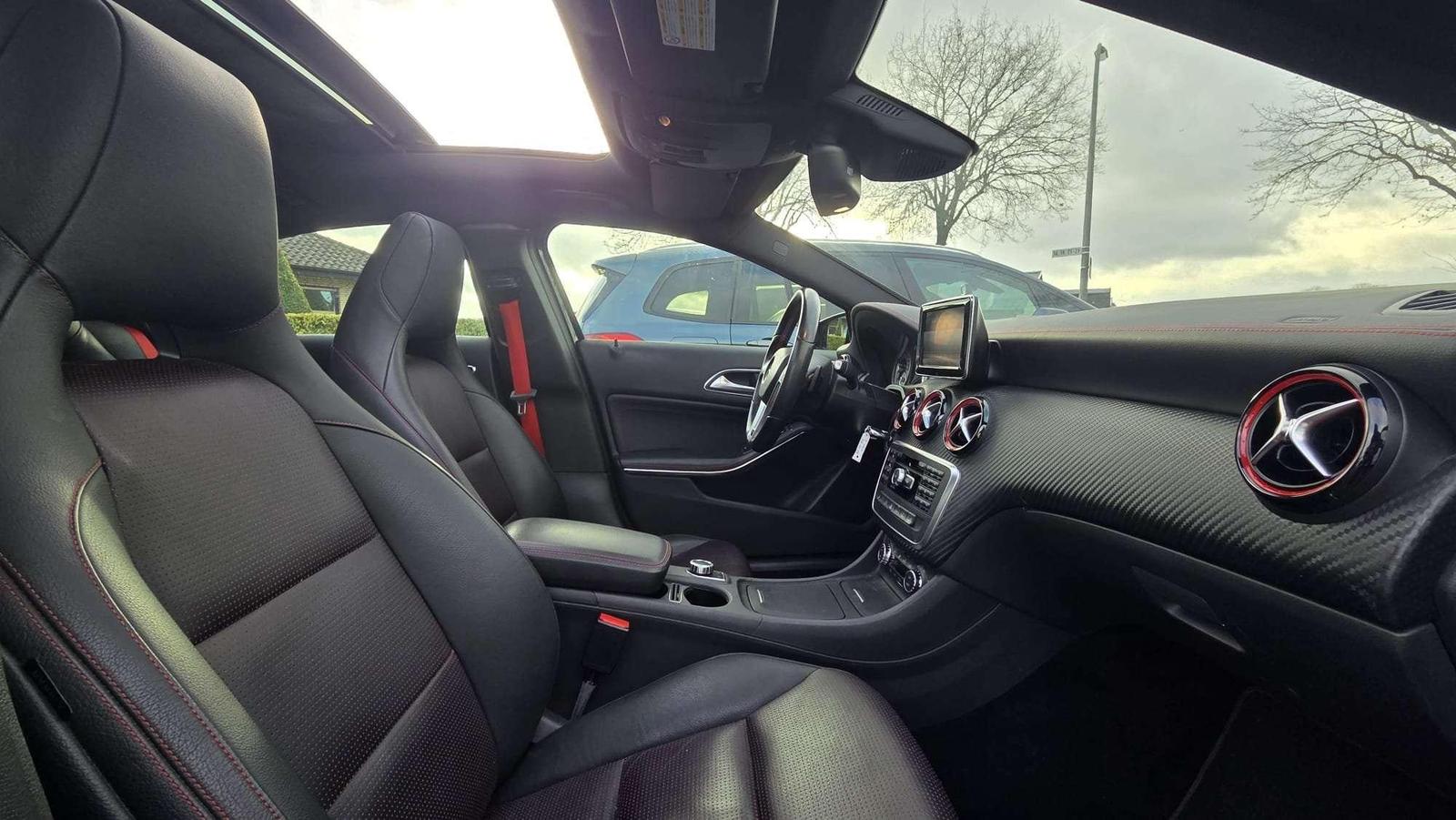 Mercedes-Benz A 250 A 250 Sport AUT Panorama DISTRONIC LEDER