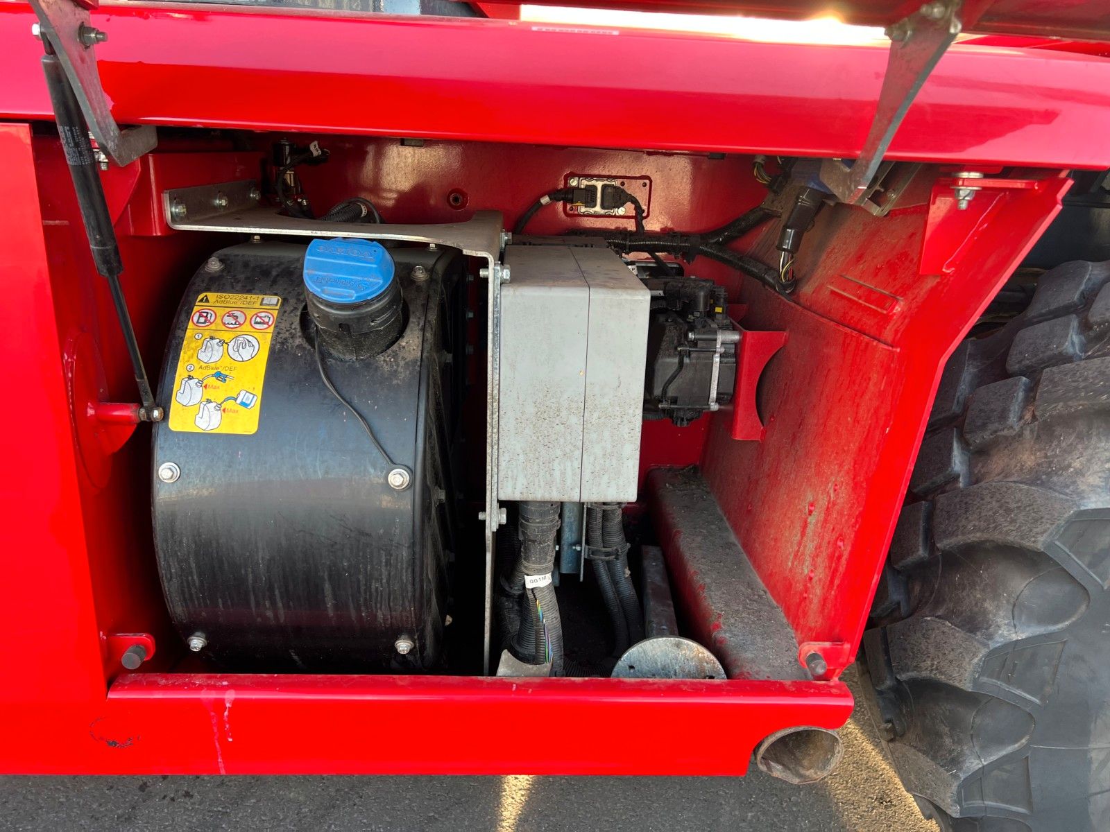 Fahrzeugabbildung Andere Magni RTH 6.30 SH / Fällkran / Westtech CS750