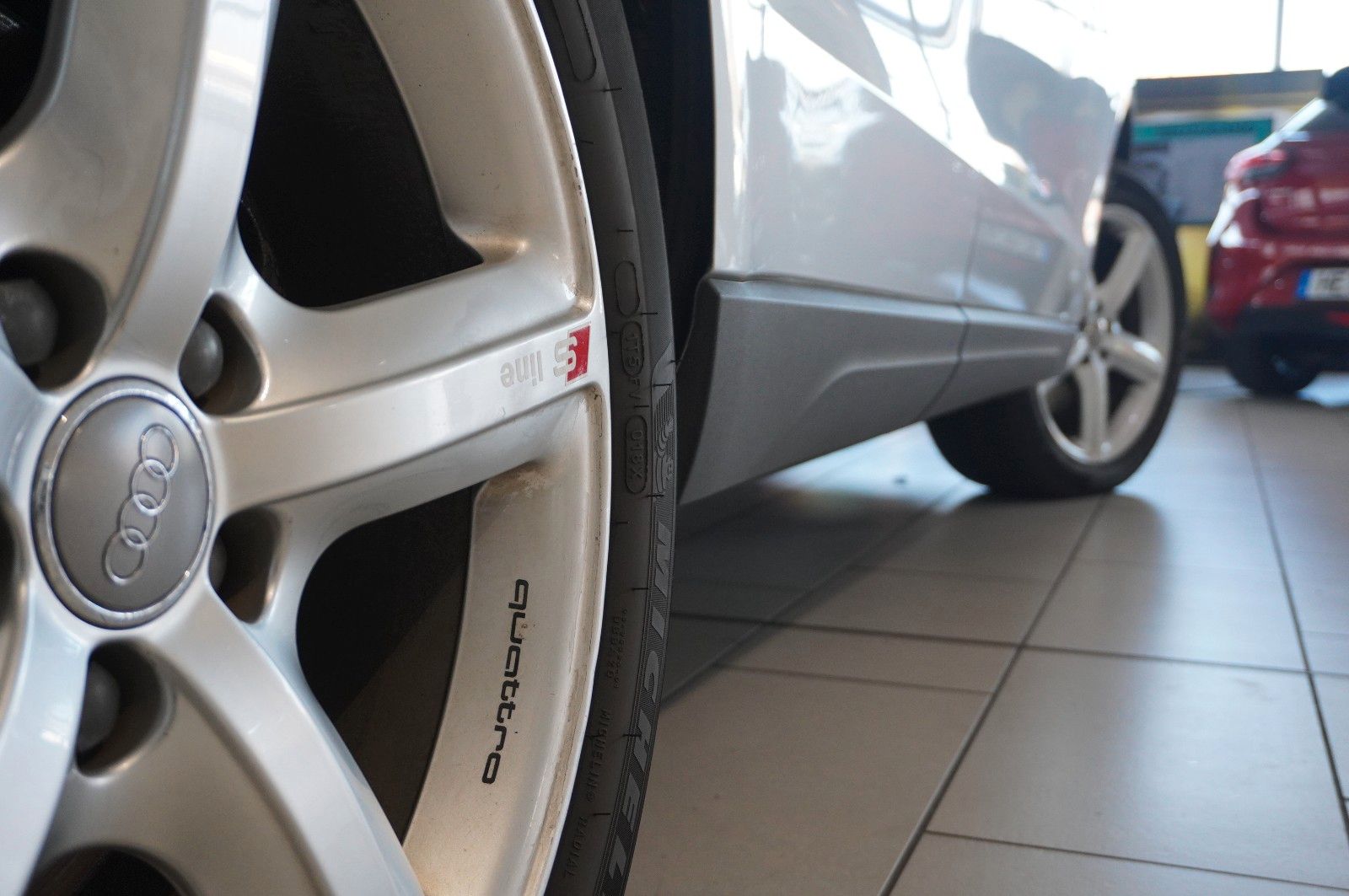 Fahrzeugabbildung Audi Q5 3.0 TDI V6 S-LINE QUATTRO NAVI/BI-XENON/SPORT