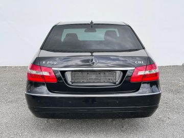 Mercedes E 250 - 7