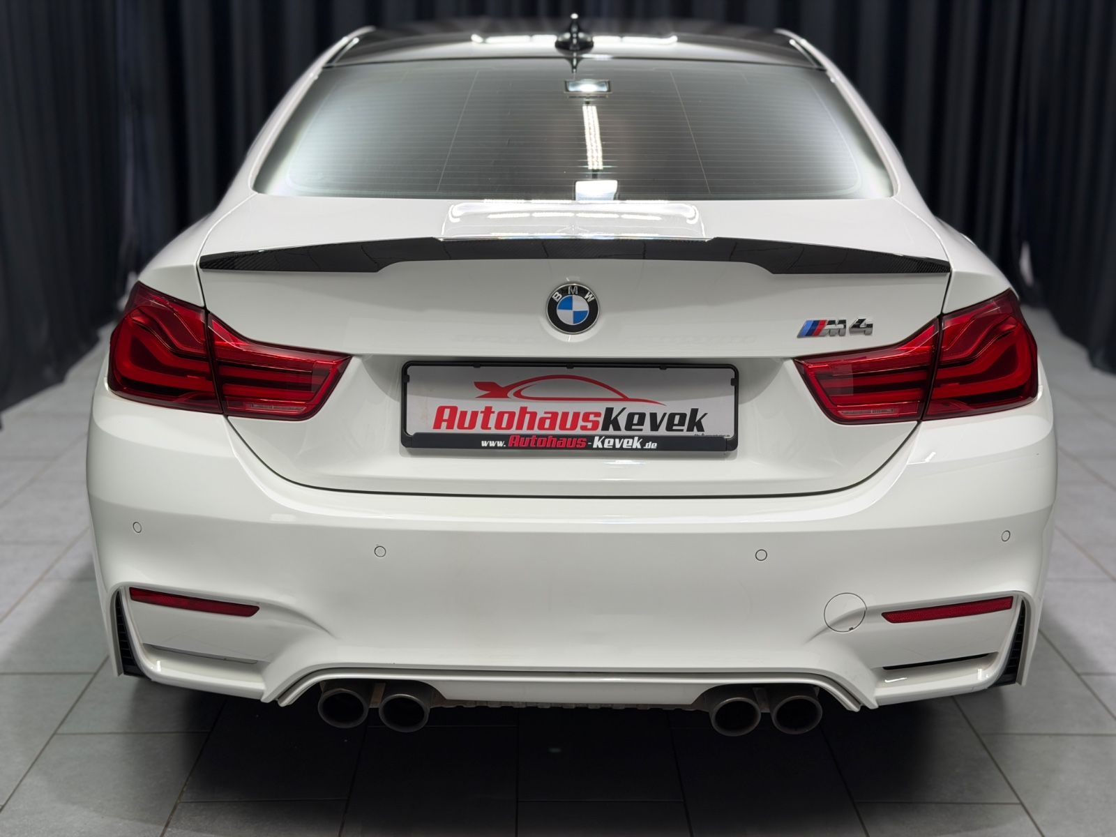 Fahrzeugabbildung BMW M4 Coupe DKG|NAVI|DEUTSCHES FAHRZEUG|LCI