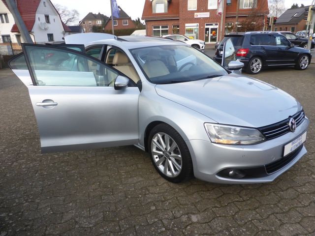 Volkswagen Jetta VI  1.4 TSI DSG  Highline Navi/GSHD/SH/PDC