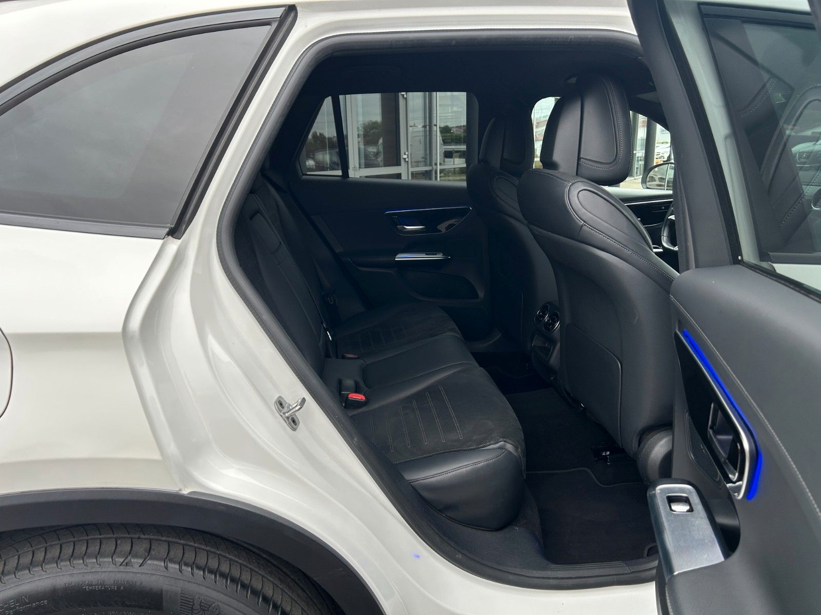 Fahrzeugabbildung Mercedes-Benz GLC 220d AMG+Night+RKamera+SportfahrW+AmbientePr