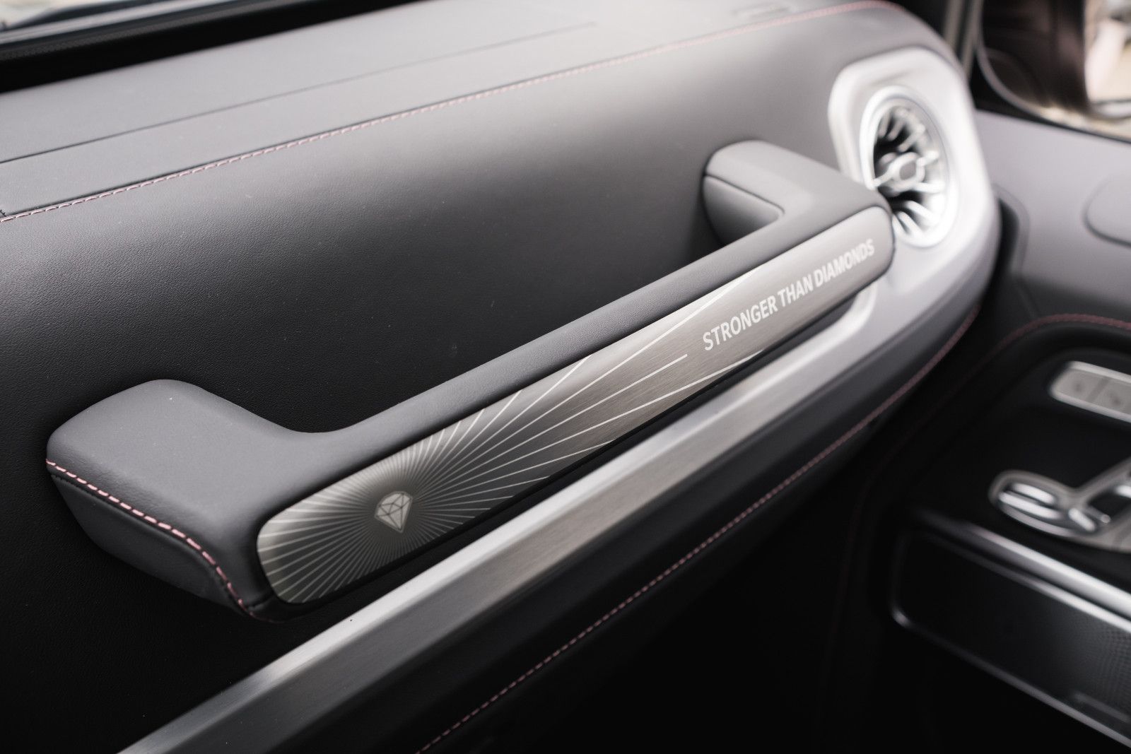 Fahrzeugabbildung Mercedes-Benz G 500 STRONGER THAN DIAMONDS 1of300-20KM!
