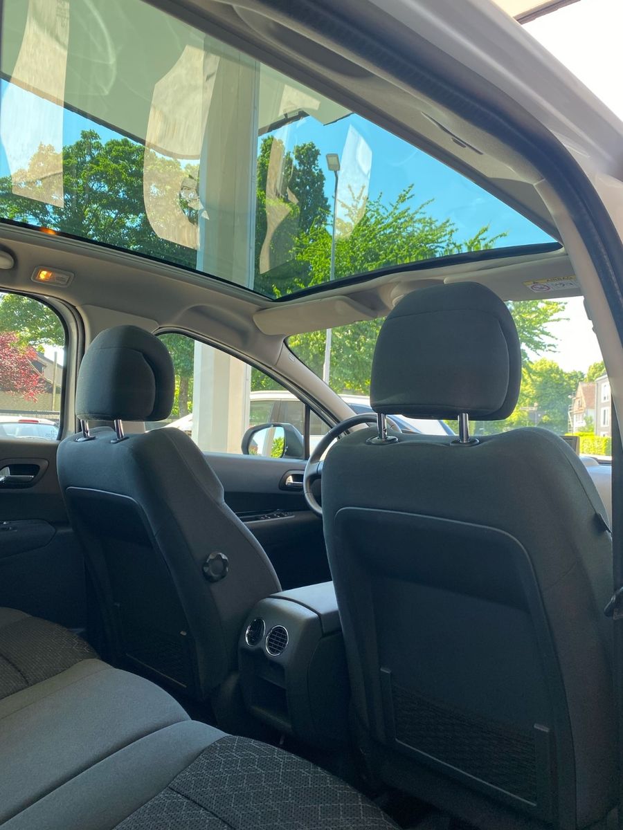 Fahrzeugabbildung Peugeot 3008 Active Autom.  Navi/Panorama/Kamera/1.Hand