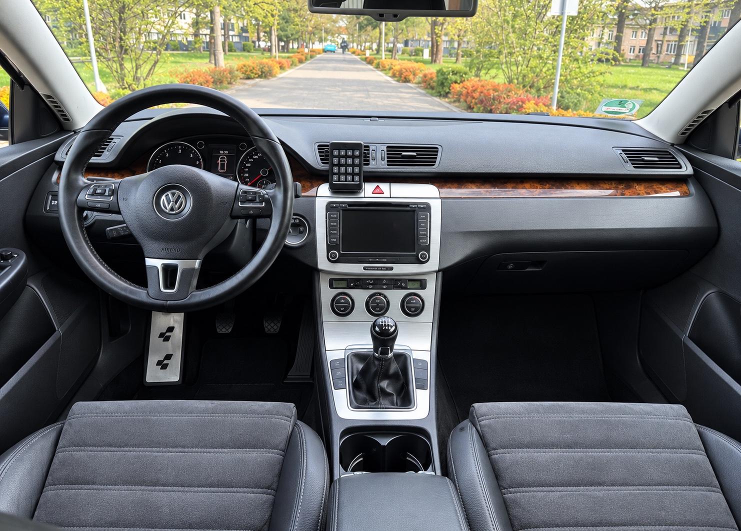 Volkswagen Passat 2010 — photo 6