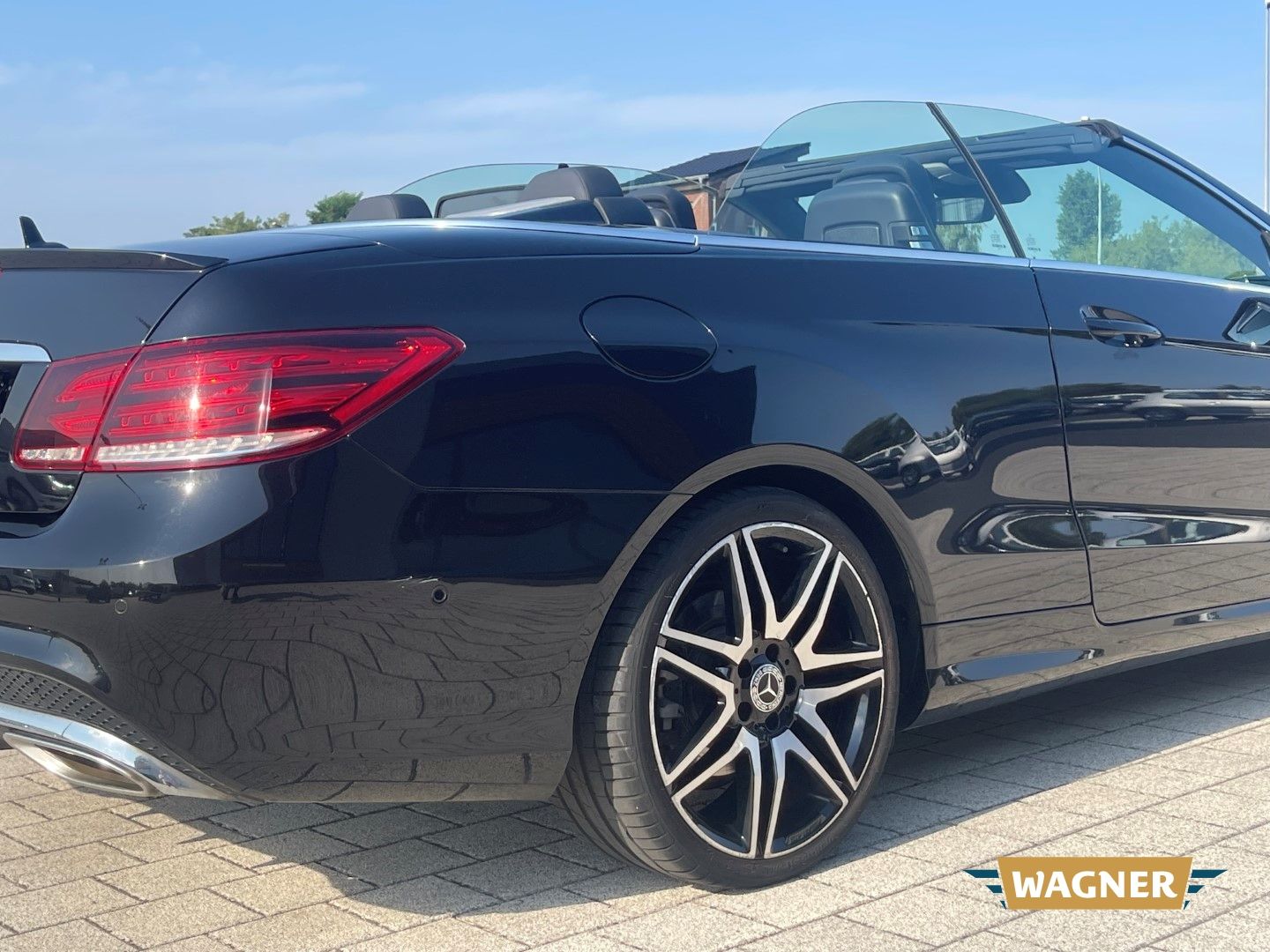 Fahrzeugabbildung Mercedes-Benz E 400 Cabrio AMG Paket Sportsitze