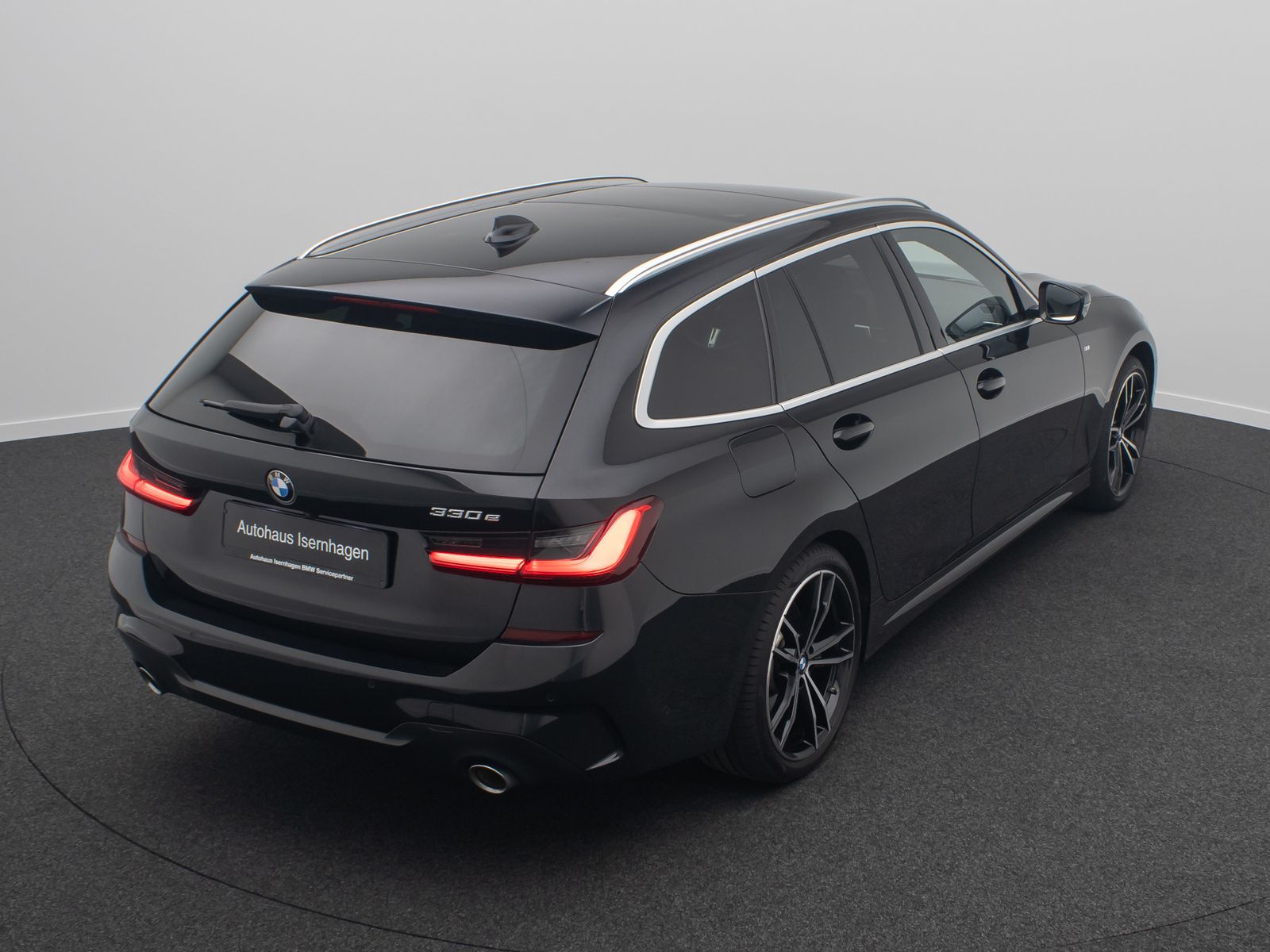 Fahrzeugabbildung BMW 330e M Sport Panorama DAB HUD 360&deg; H/K 19Zoll