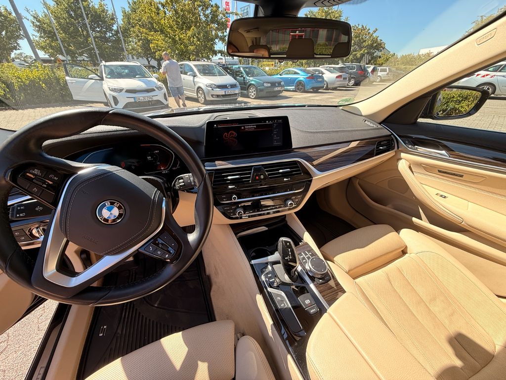 Image of BMW 530