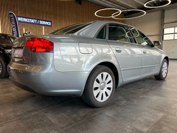 Audi A4 Lim. *TEMPOMAT*KLIMAAUTOMATIK*SitzHZ*