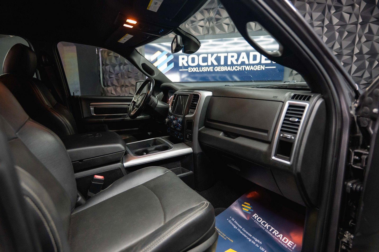 Fahrzeugabbildung Dodge RAM 5.7 V8 HEMI 4x4 Sport OFFROAD Night WARLOCK