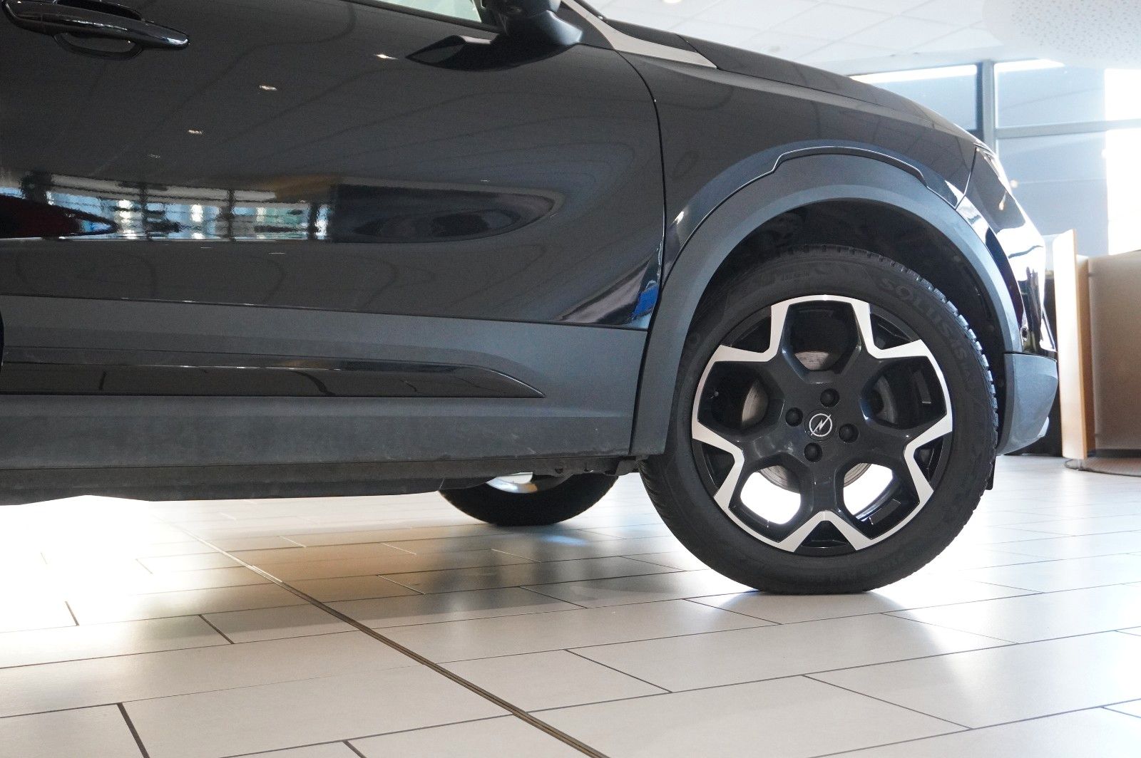 Fahrzeugabbildung Opel Mokka 1.2 Ultimate AHK/NAVI/SHZ/KAMERA/ACC/18"AL