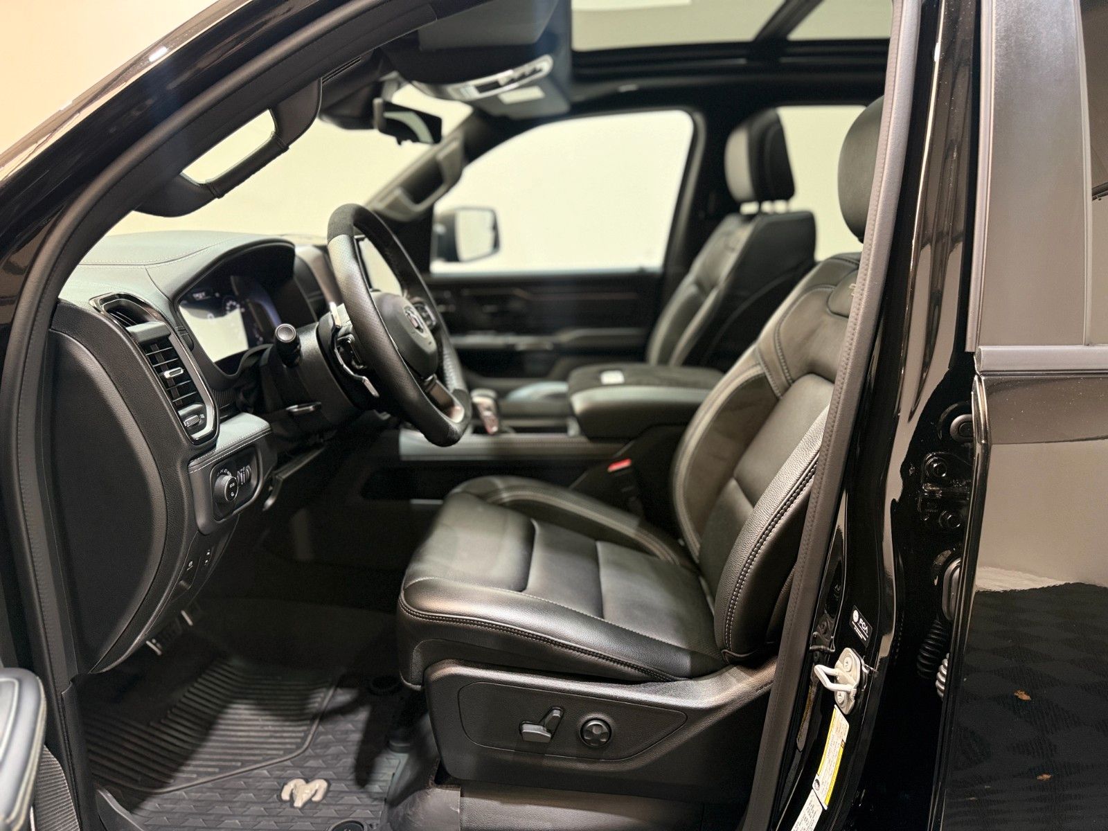 Fahrzeugabbildung Dodge RAM 1500 TRX  6.2  V8 Supercharged MY24