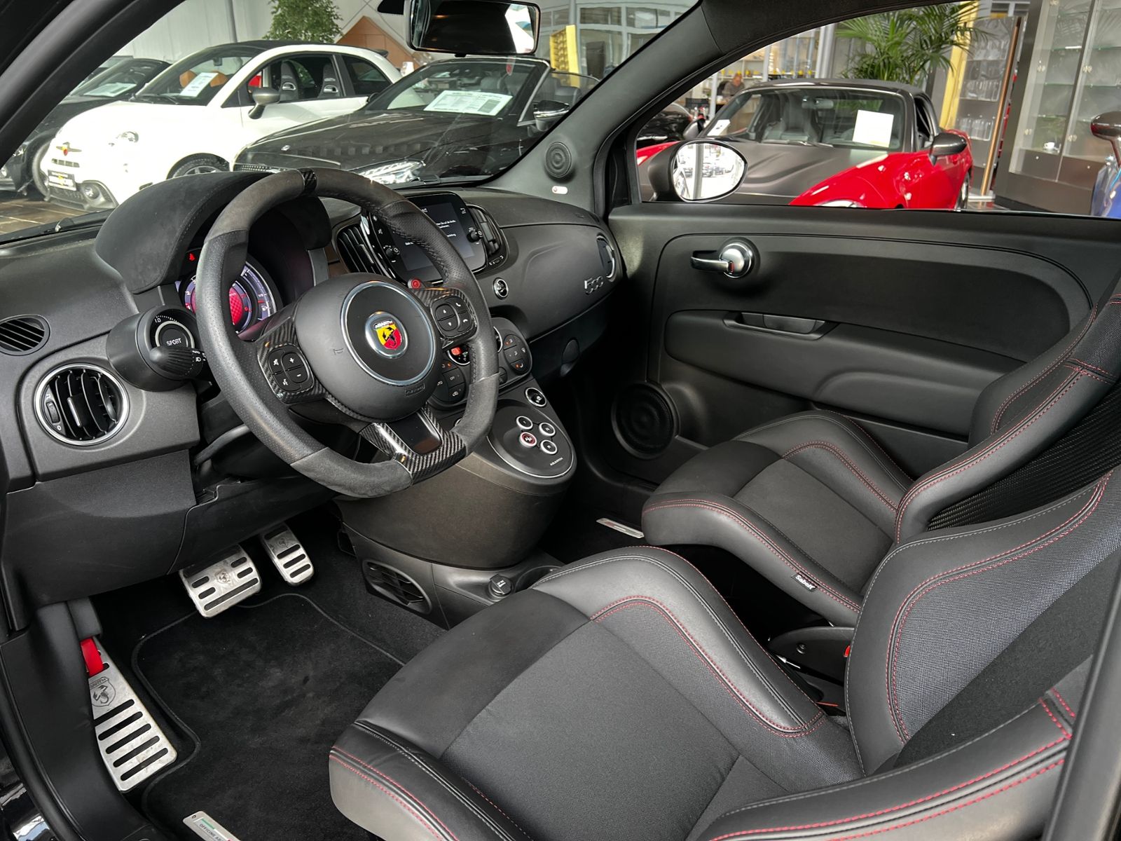 Fahrzeugabbildung Abarth 695 Competizione BEATS XEN NAV PDC ALU