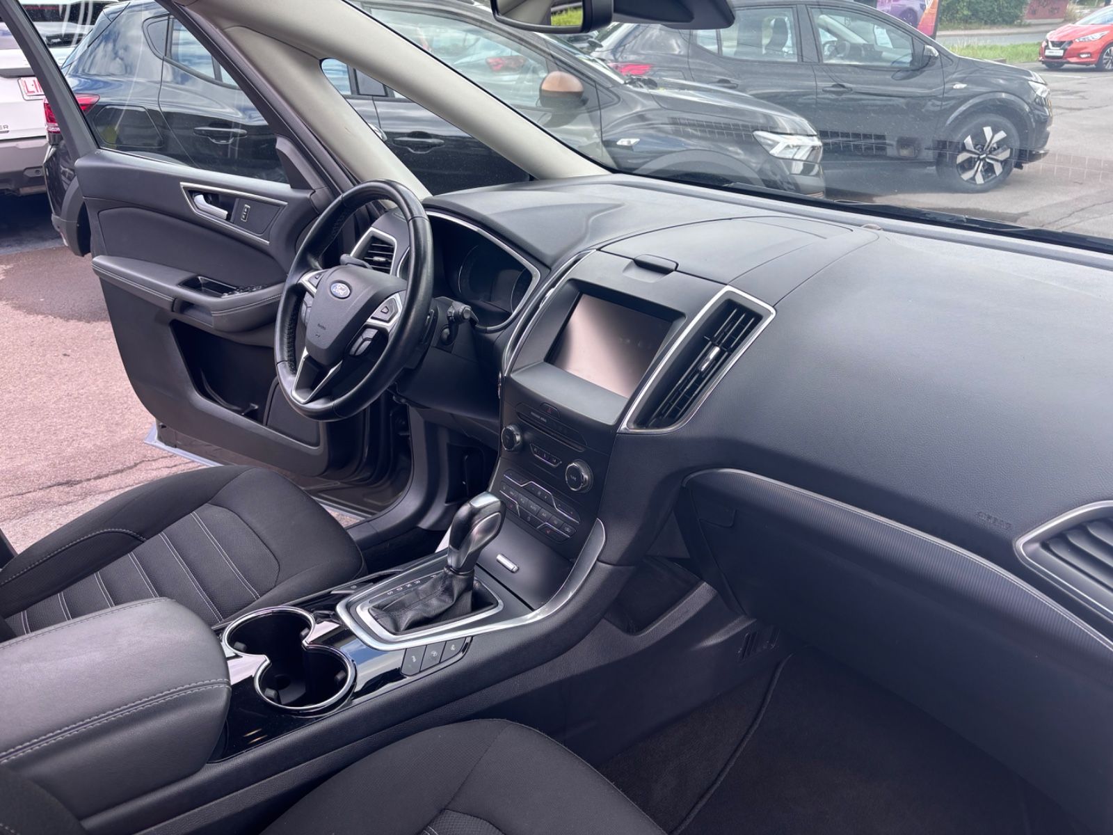 Fahrzeugabbildung Ford Galaxy Titanium 7-Sitzer Automatik