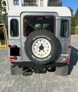 Land Rover Defender 110 _ Ikone im Originalzustand - graue Land Rover Defender