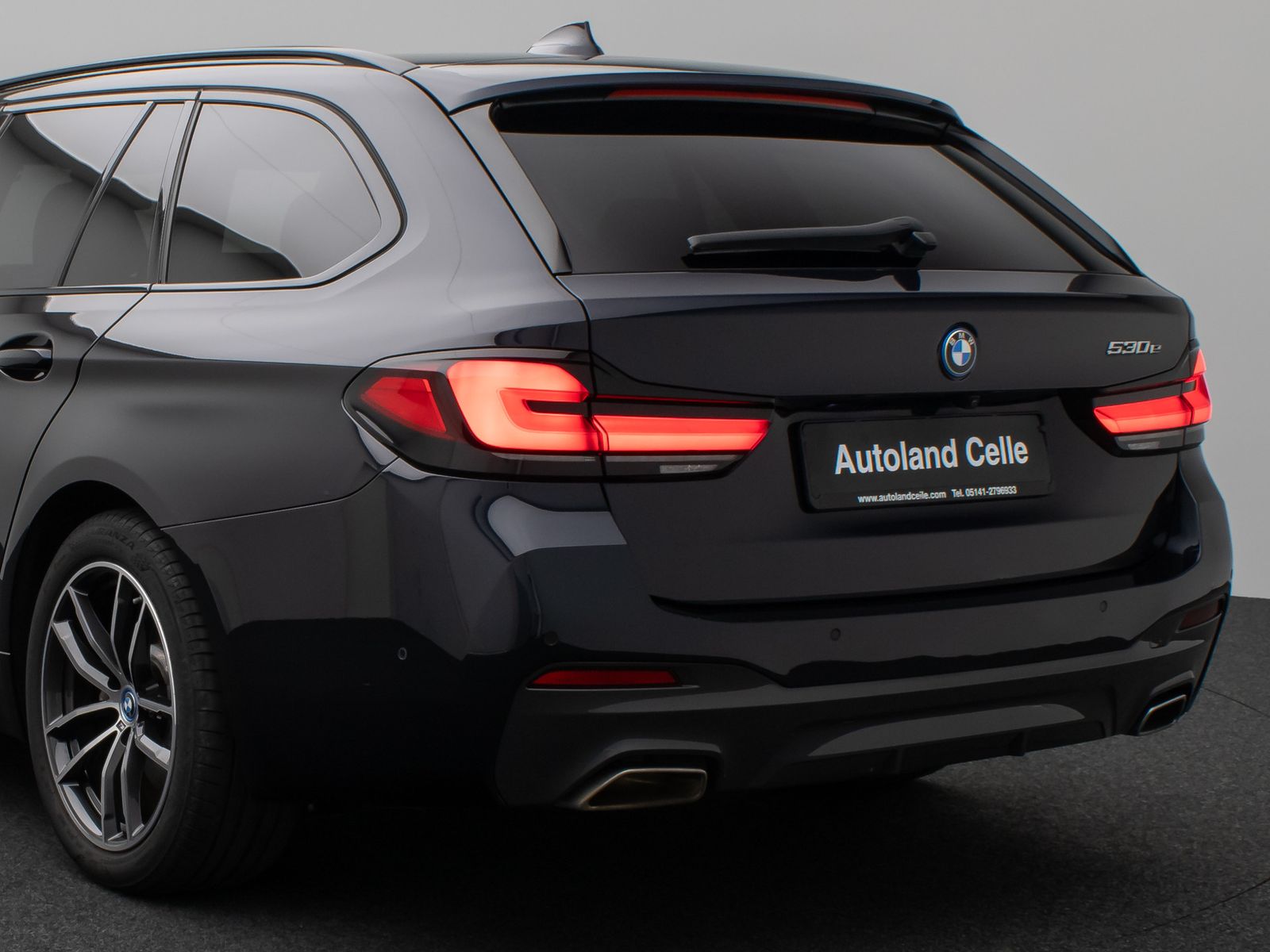 Fahrzeugabbildung BMW 530e M Sport Panorama Kamera DAB HiFi Alarm LED