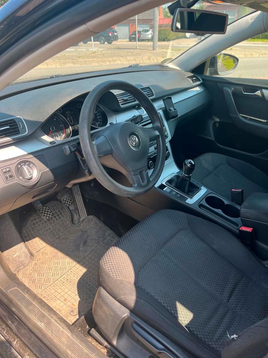 Volkswagen Passat 2012 — photo 6