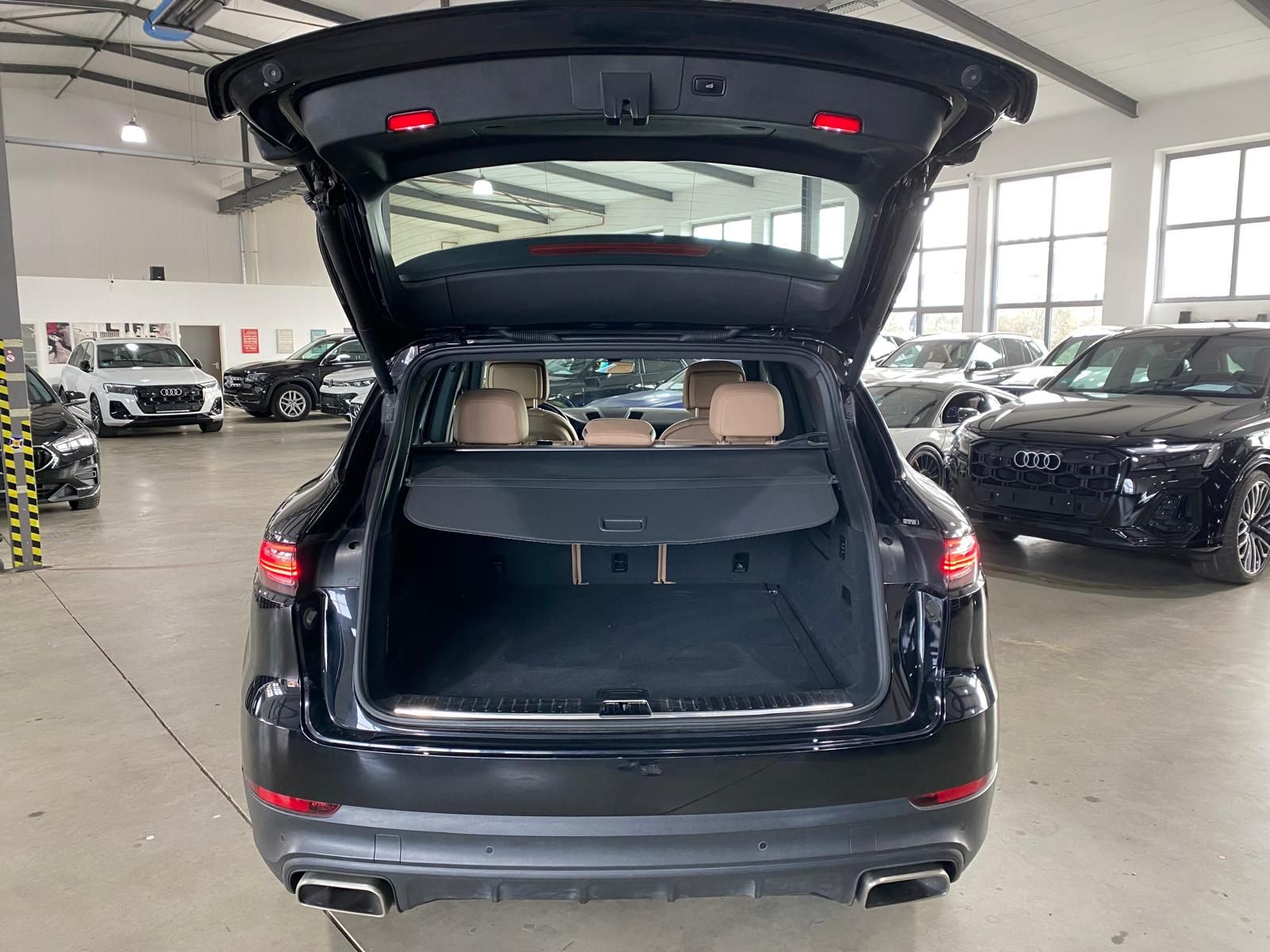 Fahrzeugabbildung Porsche Cayenne AIR/ACC/LM ´21/2.Hand/