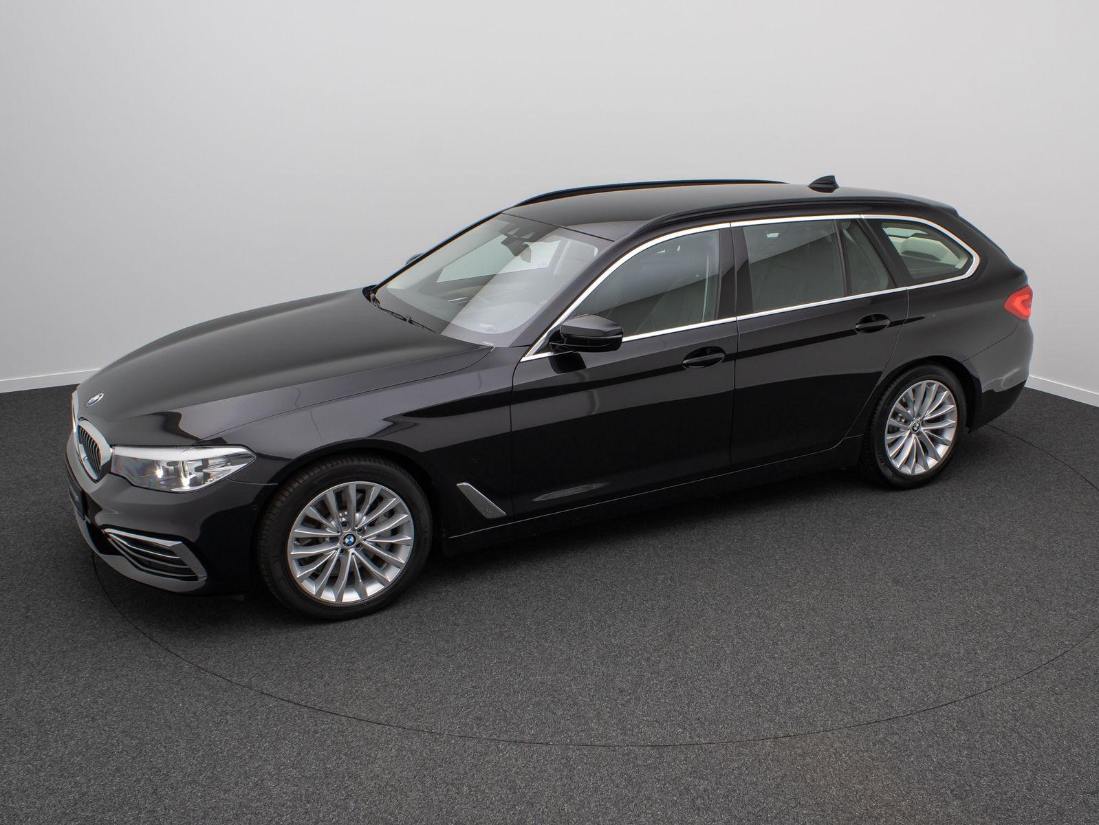 Fahrzeugabbildung BMW 530d xD Luxury Line Kamera HUD Alarm Individual