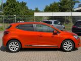 Renault Clio V Experience - Renault Clio mit Benzin-Antrieb: Orange