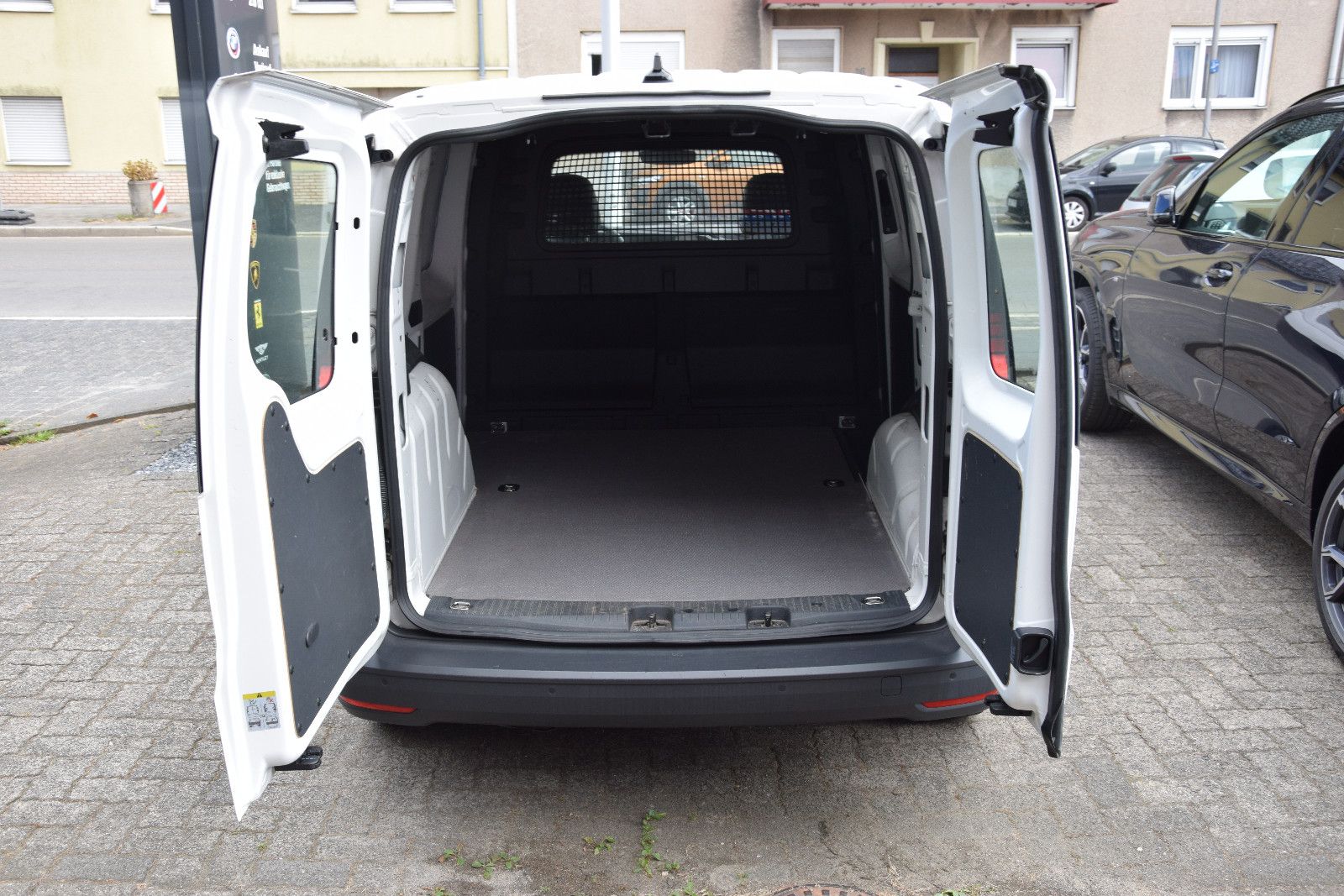 Fahrzeugabbildung Volkswagen Caddy Cargo EcoProfi Klima PDC Navi Sitzheizung