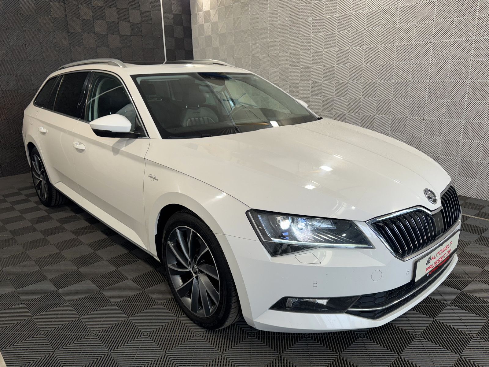 Gebrauchtwagen Skoda Superb Superb Combi*L&K*AHK-APPLE-PANO-TEMPO-CANTON-18" in Fulda