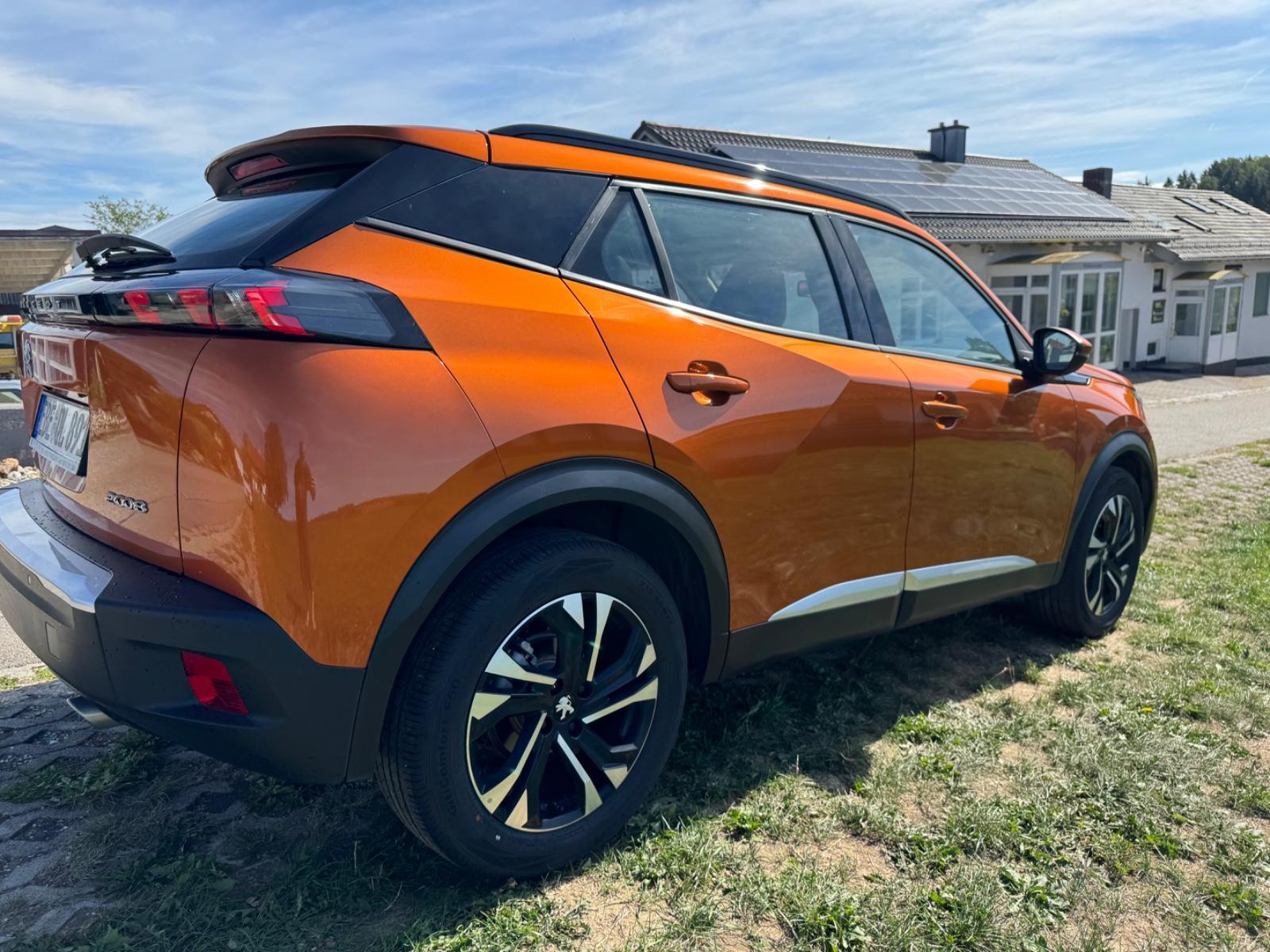 Peugeot 2008 HYBRID 136 e-DSC6 Allure*AUT*PANO*LEDER*