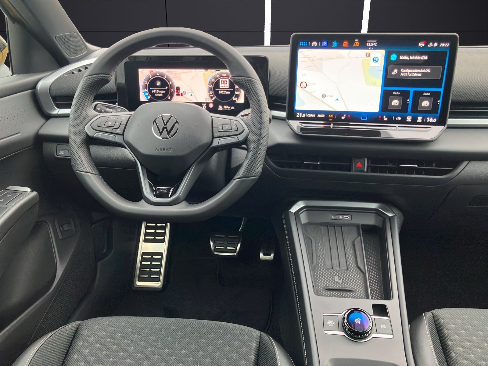 Fahrzeugabbildung Volkswagen T-Roc R-Line eTSI DSG ACC SH HuD AppConnect 360°