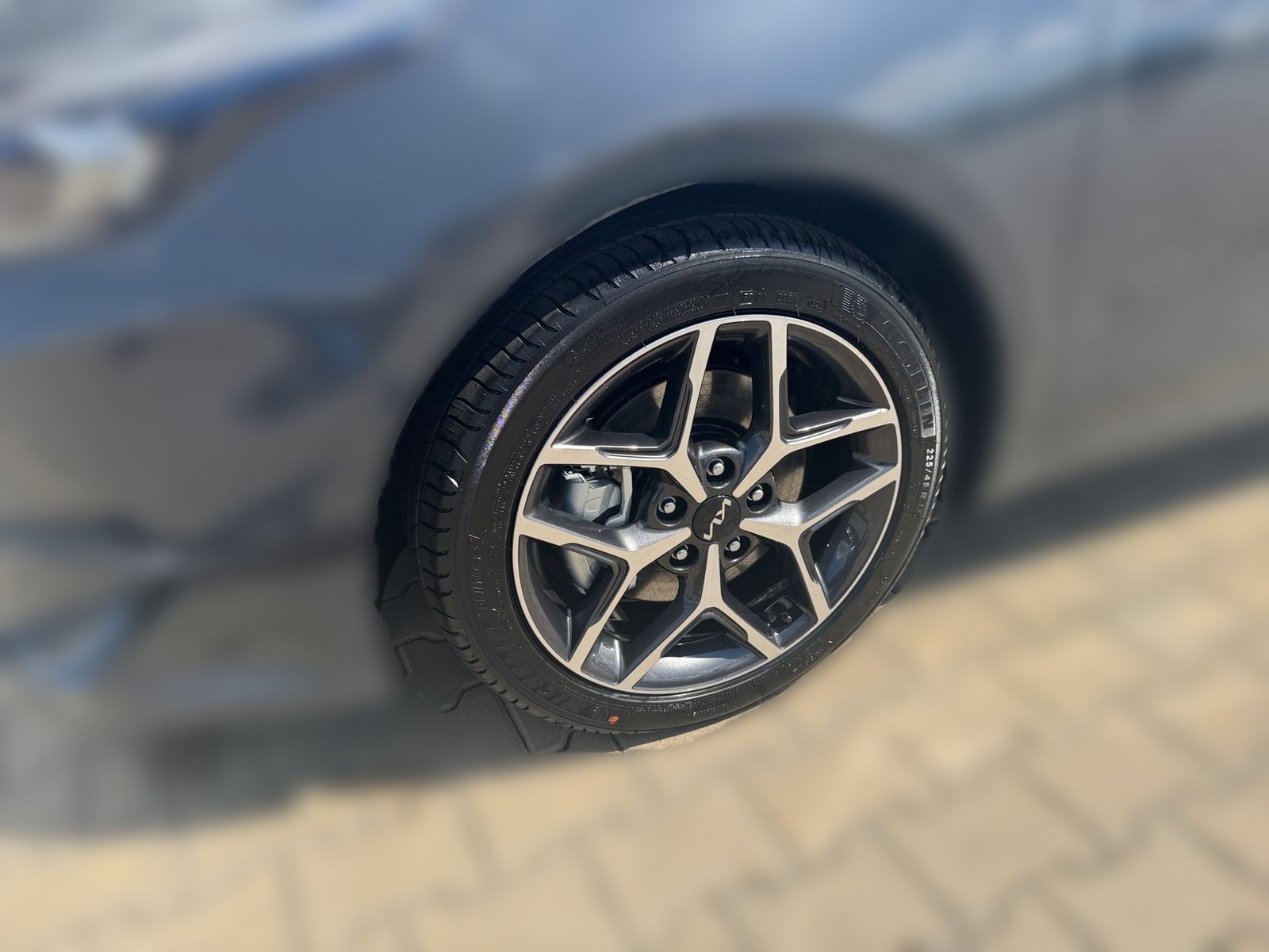 Fahrzeugabbildung Kia CEED_5 1.0T 48V DCT 100 ULTIMATE STY JBL    JUNI