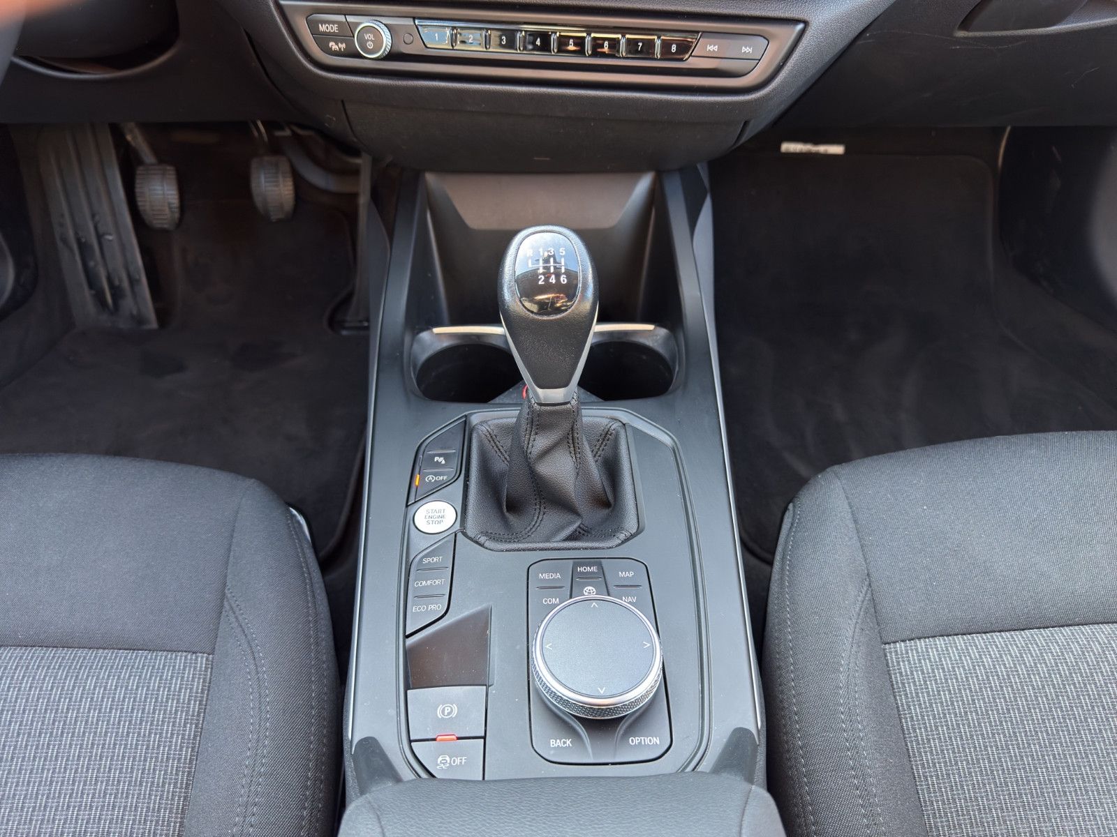 Fahrzeugabbildung BMW 118*LED*Apple*Navi*PDC*Fernlichtassistent*DAB*