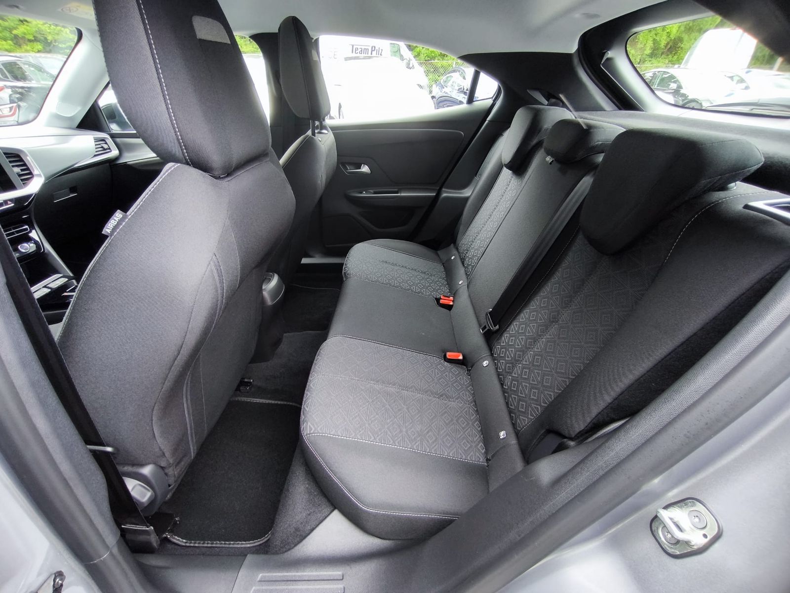 Fahrzeugabbildung Opel Mokka-e e Edition LED+NAVI+SHZ+KAM+TEMP+CARPL+WP