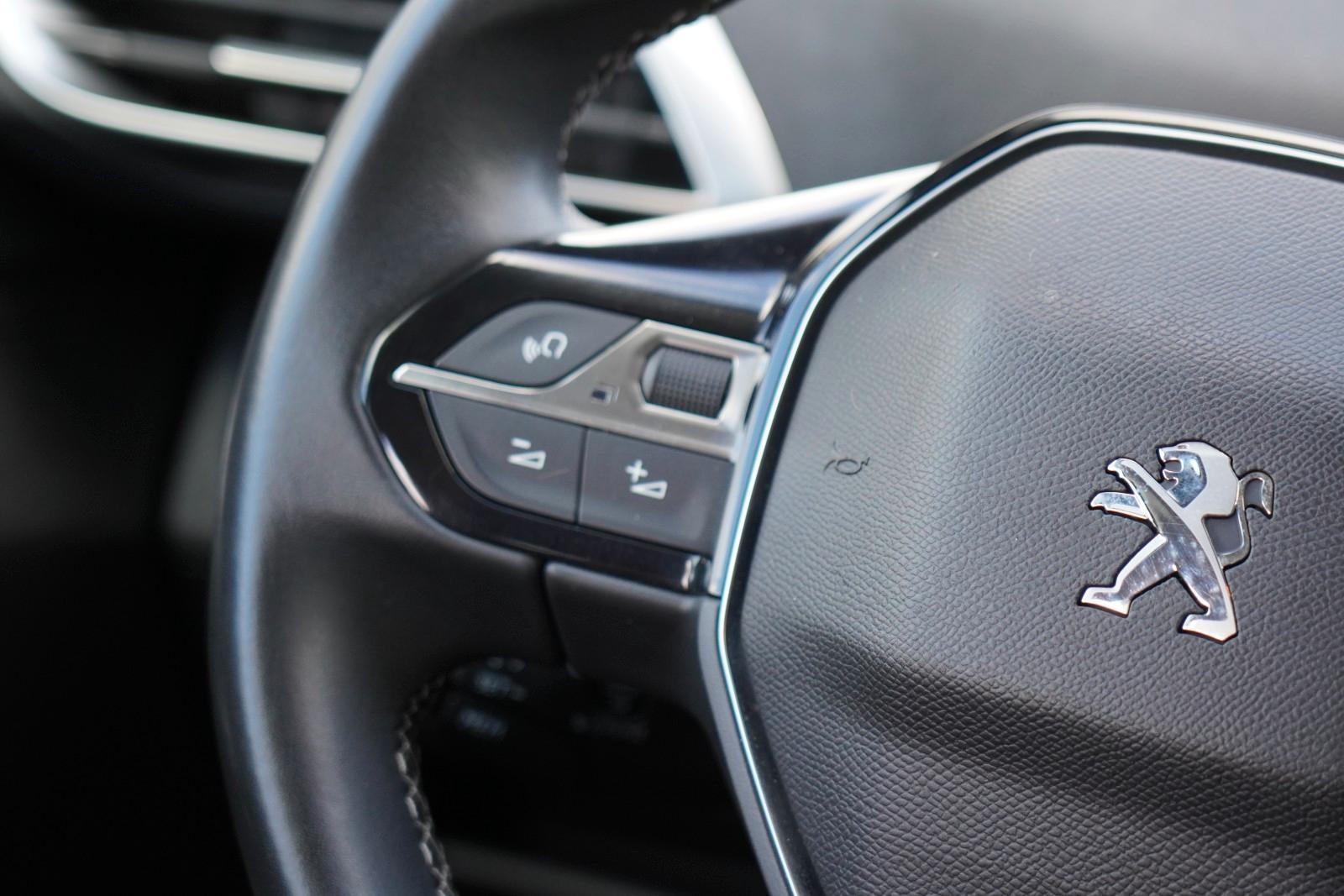 Peugeot 3008 Active MIT 3 JAHREN GARANTIE !!!