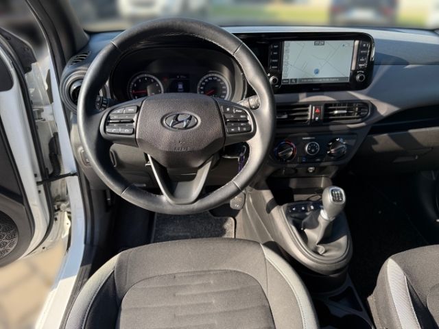 Fahrzeugabbildung Hyundai i10 Connect & Go 1.0 +KLIMA+NAVI+CARPLAY+RFK+SHZ