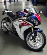 Honda CBR 1000 RR Fireblade SC59 - HONDA CBR 1000 RR FIREBLADE