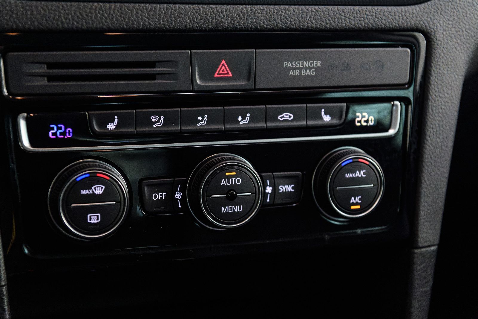 Fahrzeugabbildung Volkswagen Golf Sportsvan+LED+AHK+GJR+SHZ+NAVI+KAMERA