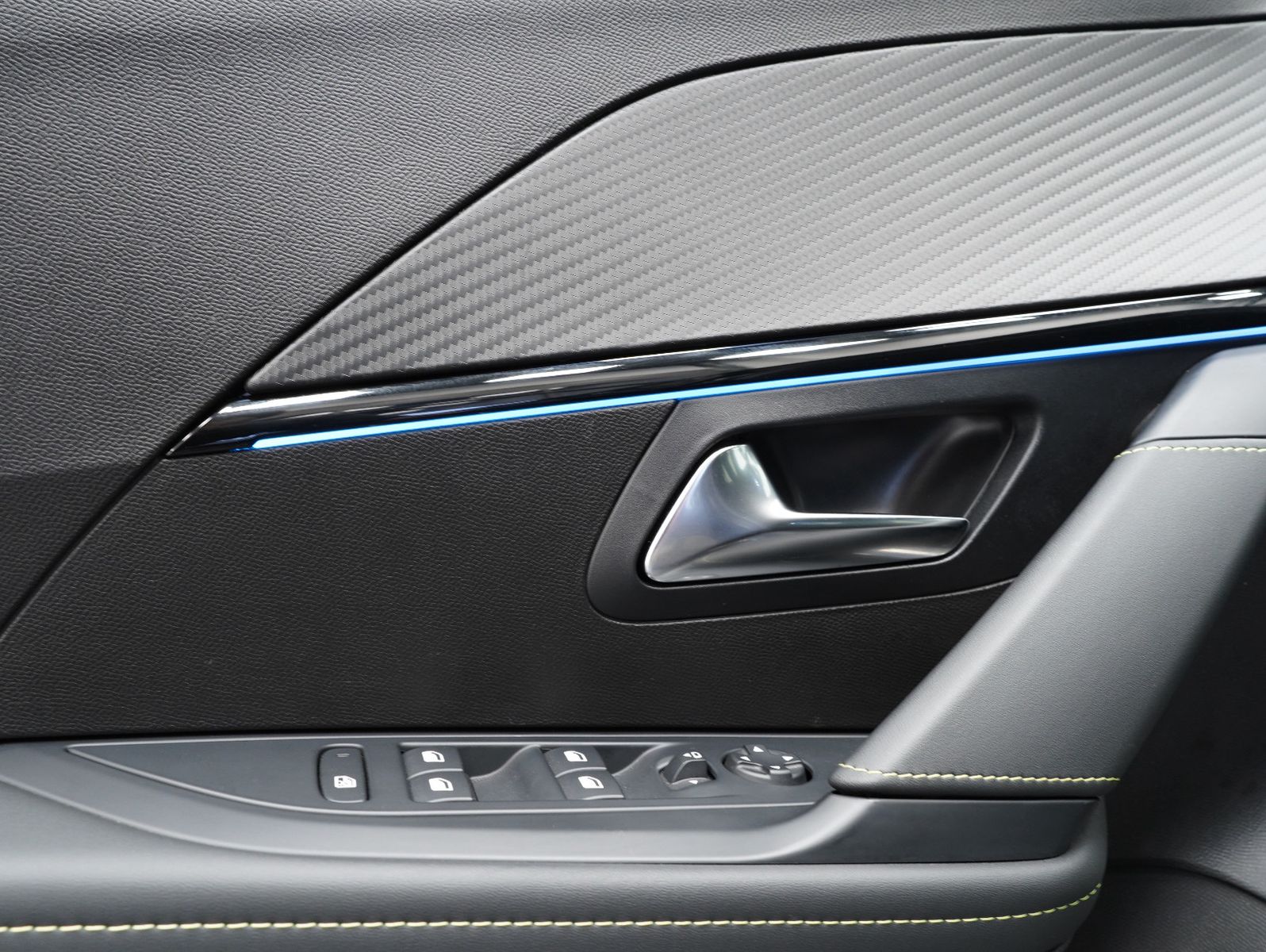 Fahrzeugabbildung Peugeot 208 e- GT LED/NAVI/CARPLAY/DAB/11KW/SOH