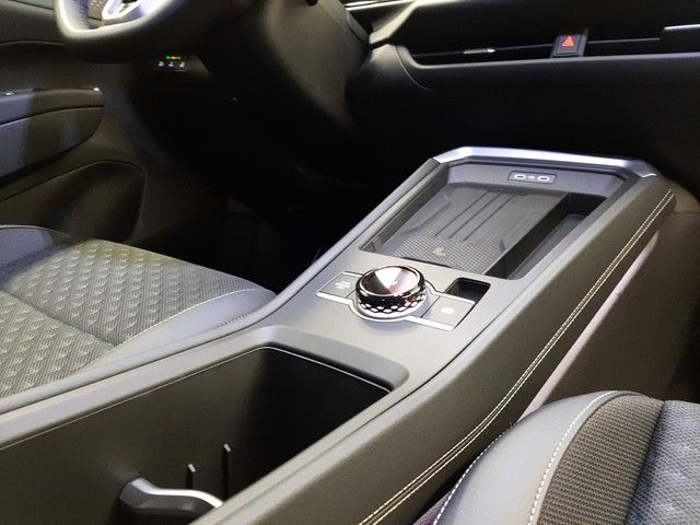 Fahrzeugabbildung Volkswagen T-Roc R-Line 1.5eTSI Matrix 18" NEUES MODELL