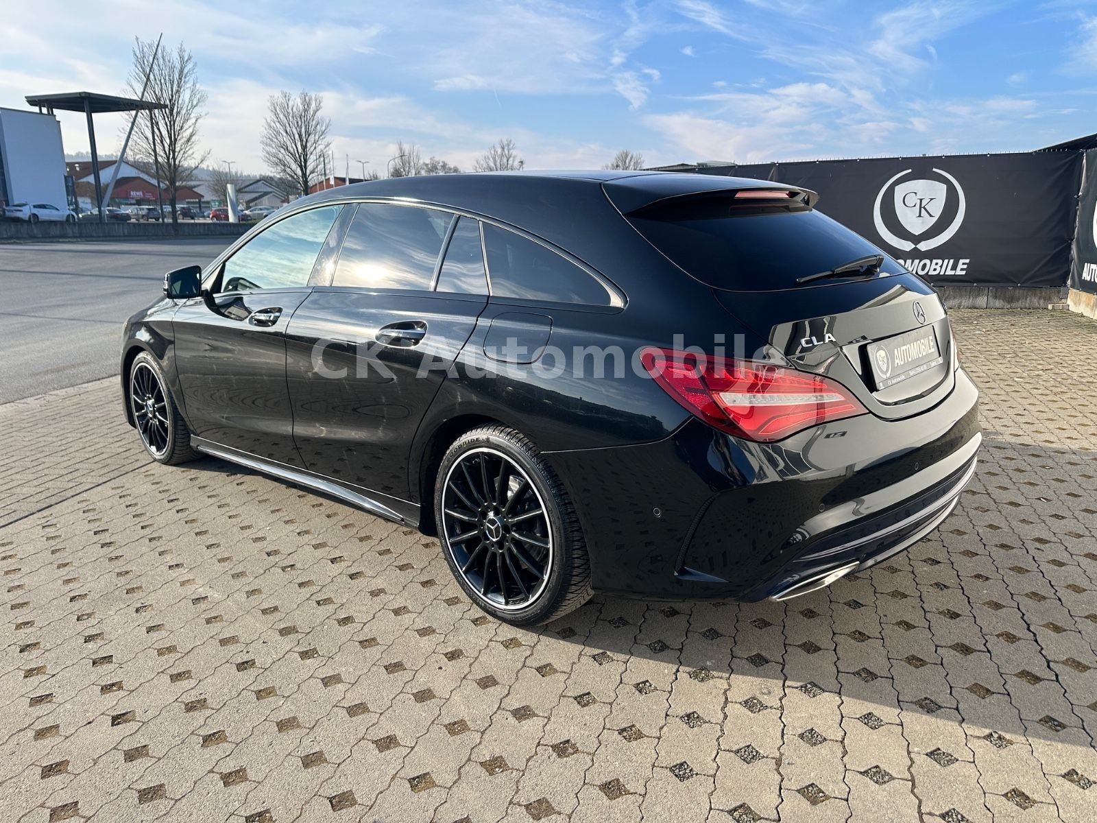 Fahrzeugabbildung Mercedes-Benz CLA 220 CDI Shooting Brake/4Matic/AMG-Line/LED