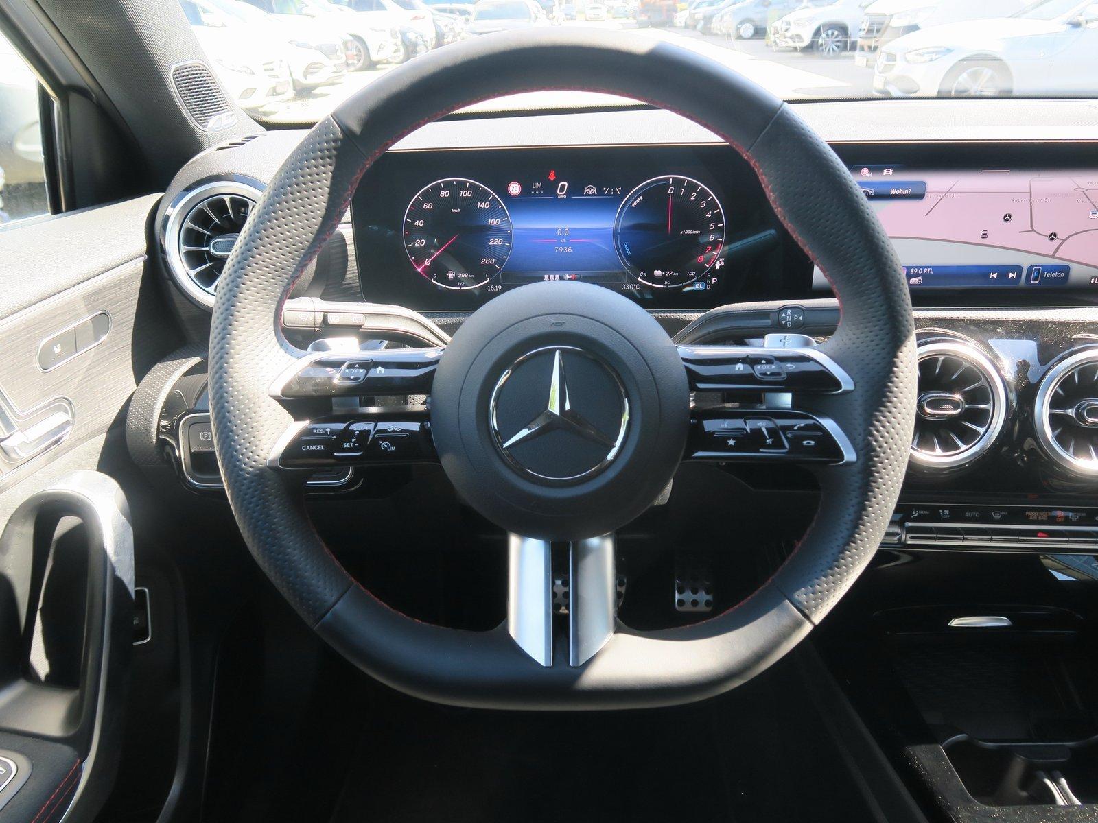 Mercedes-Benz A 250 e AMG Line Premium Burmester Fahrass-Paket