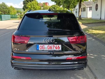Audi Q7 - 7