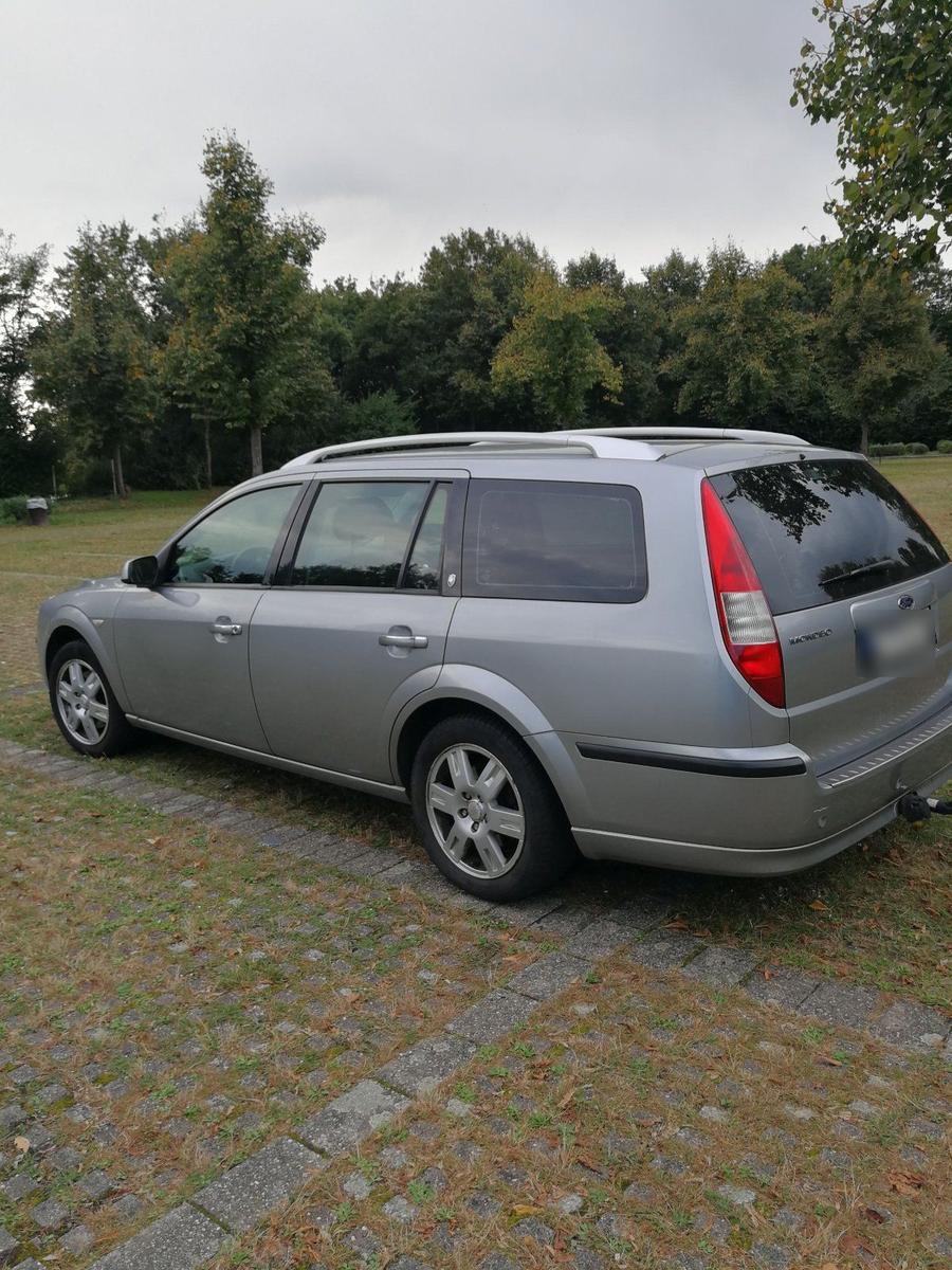 Ford Mondeo 2006 — rear view