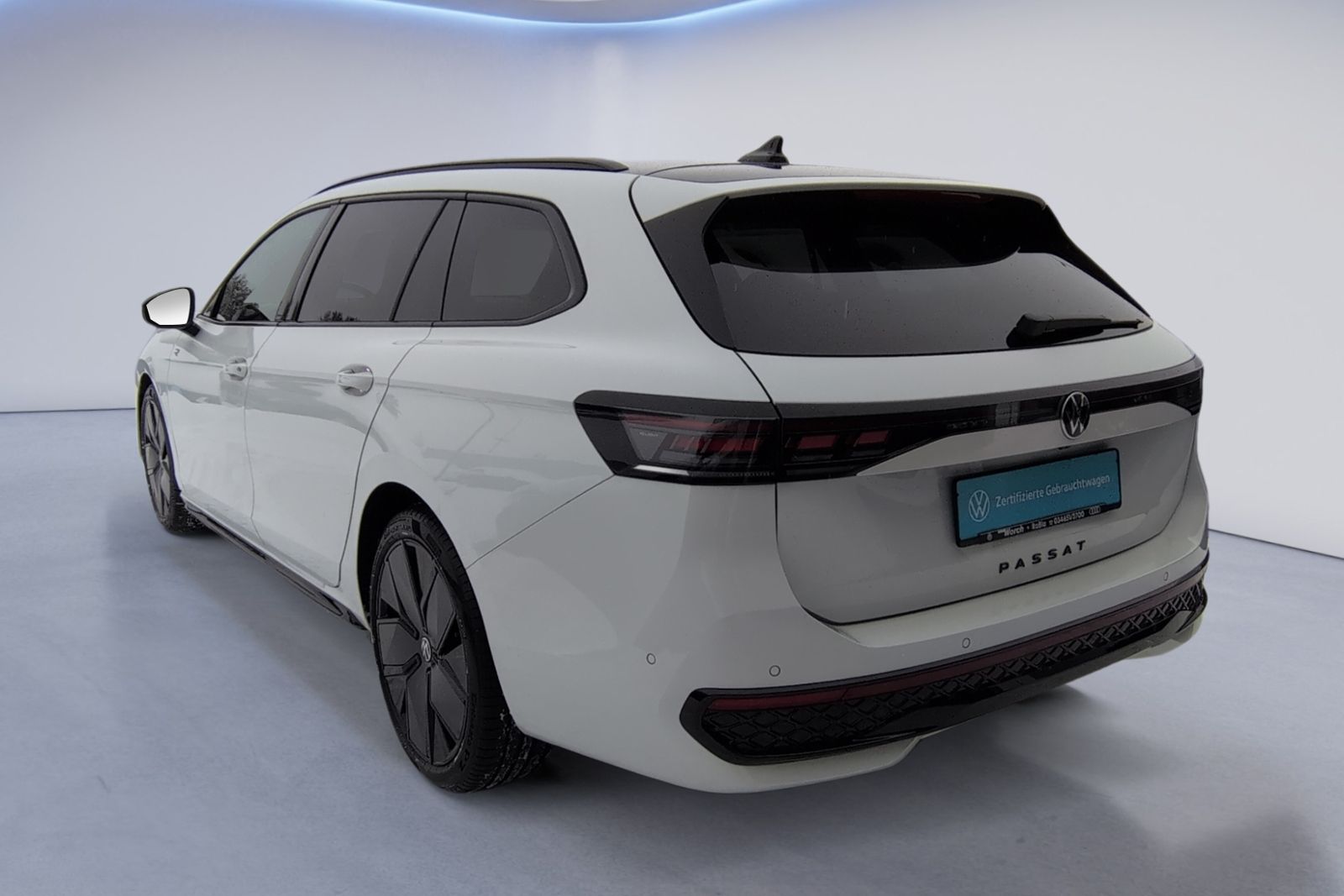 Passat Variant 2.0 TDI 4M R-Line STHZ+PANO+AHK+D