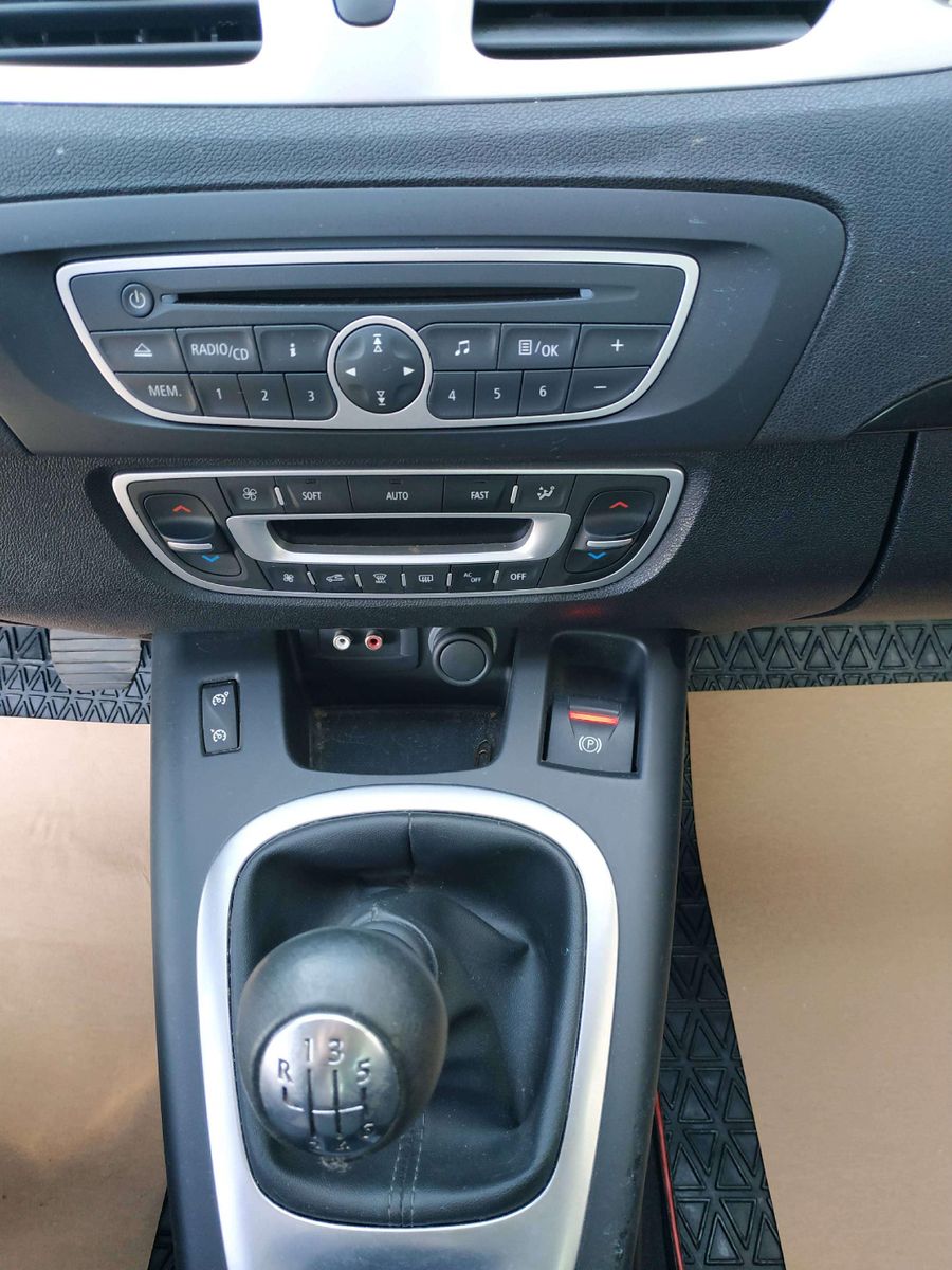 Scenic 1.4 Dynamique/ TÜV NEU/ 8-fach bereift/ T – Bild 15