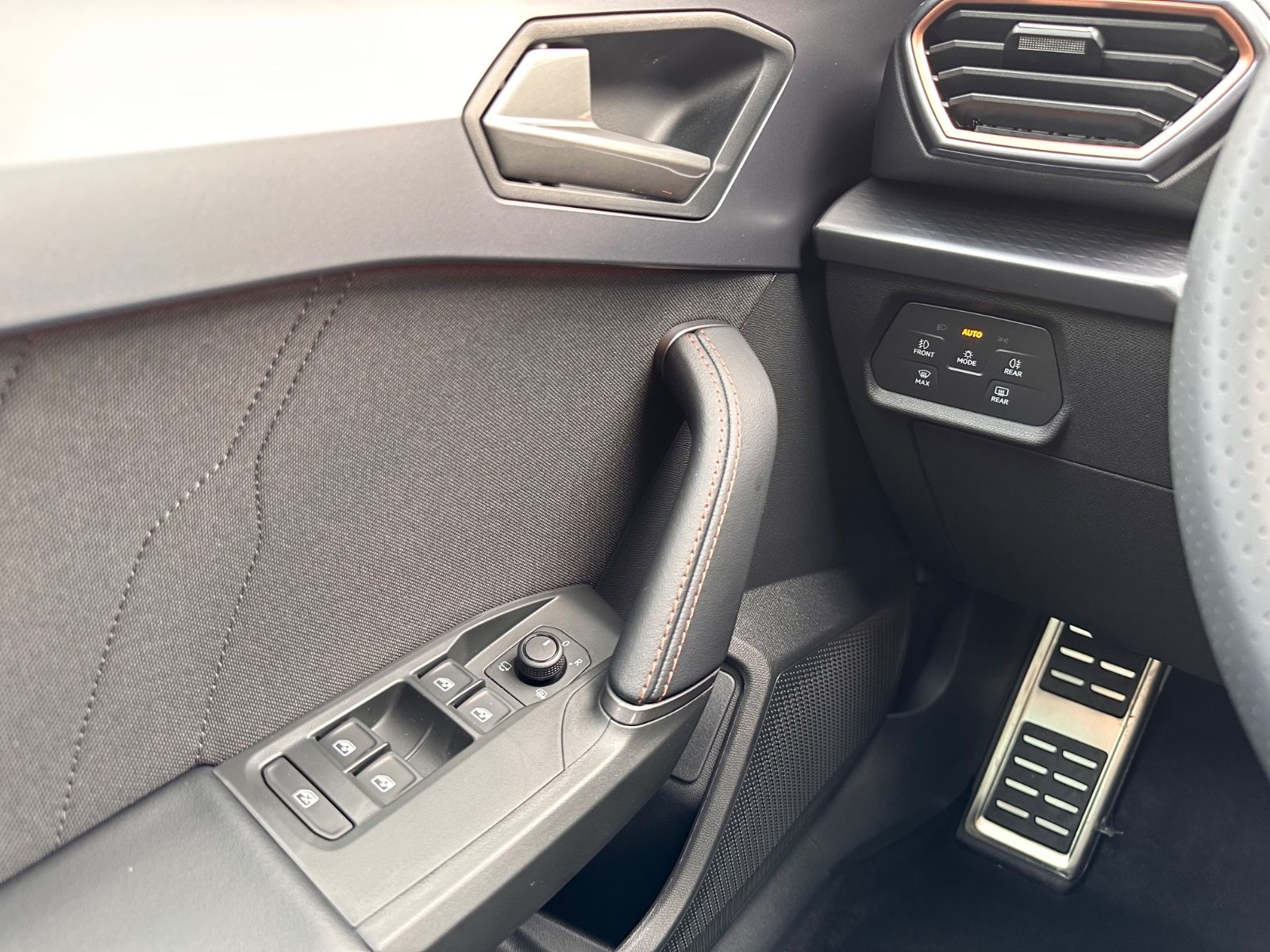 Fahrzeugabbildung CUPRA Formentor 2.0 TSI 4Drive AHK/ACC/LED/SHZ/RFK/PDC
