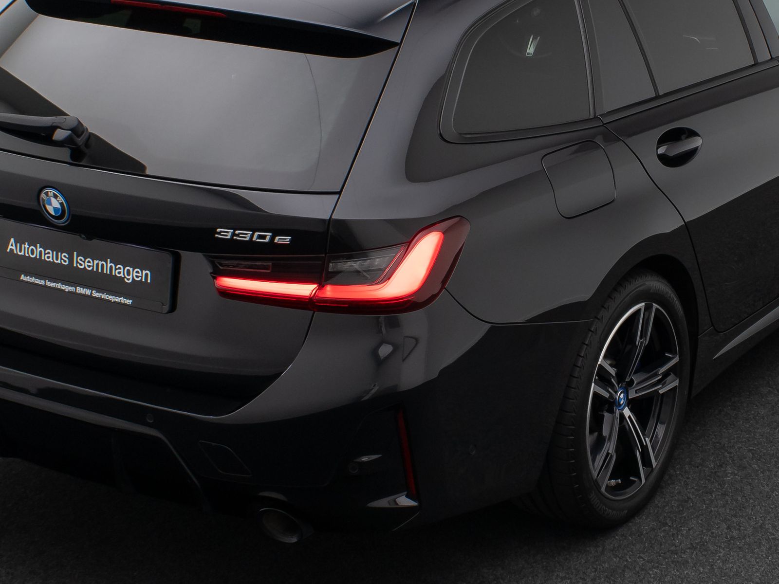 Fahrzeugabbildung BMW 330e M Sport HUD Kamera HiFi DAB Komfort Alarm