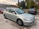 Toyota Avensis Kombi 2.2 D-CAT Sol*TUV 12.2026*AHK* - Toyota Avensis aus 2005 mit Diesel-Antrieb